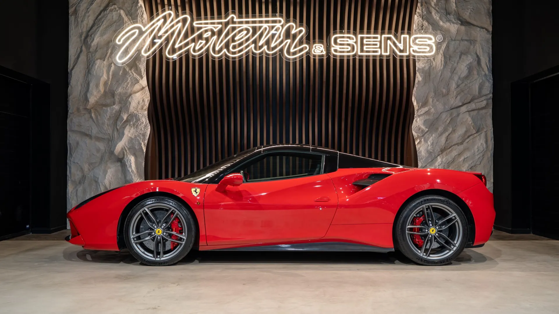 Ferrari 488 — photo 6