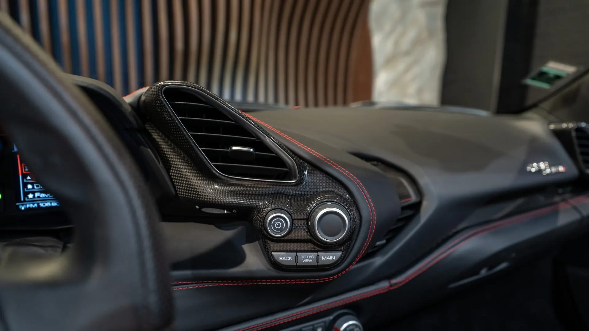 Ferrari 488 — photo 14