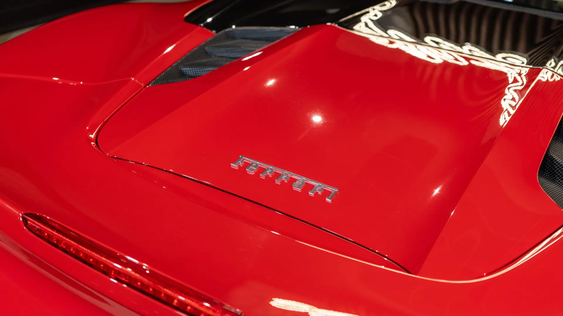 Ferrari 488 — photo 39