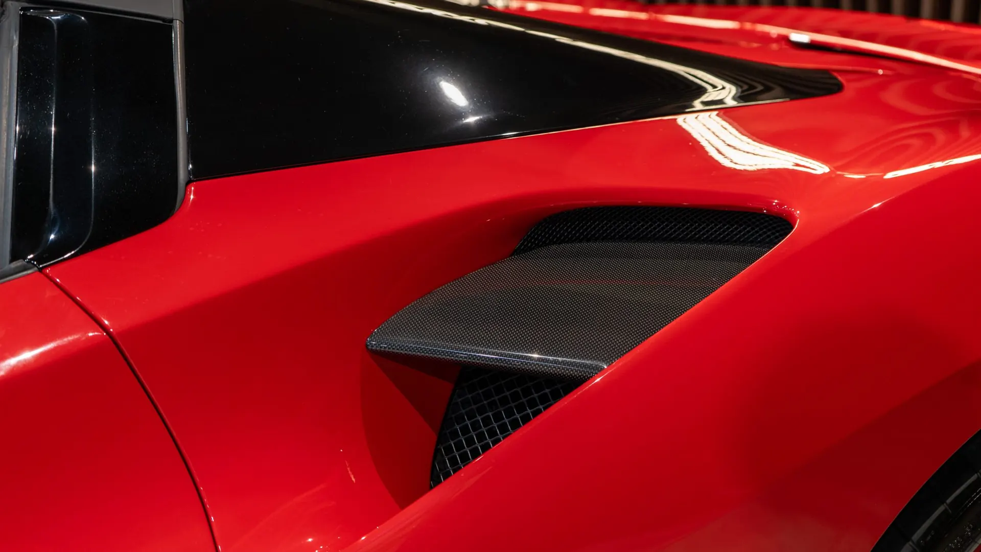 Ferrari 488 — photo 34