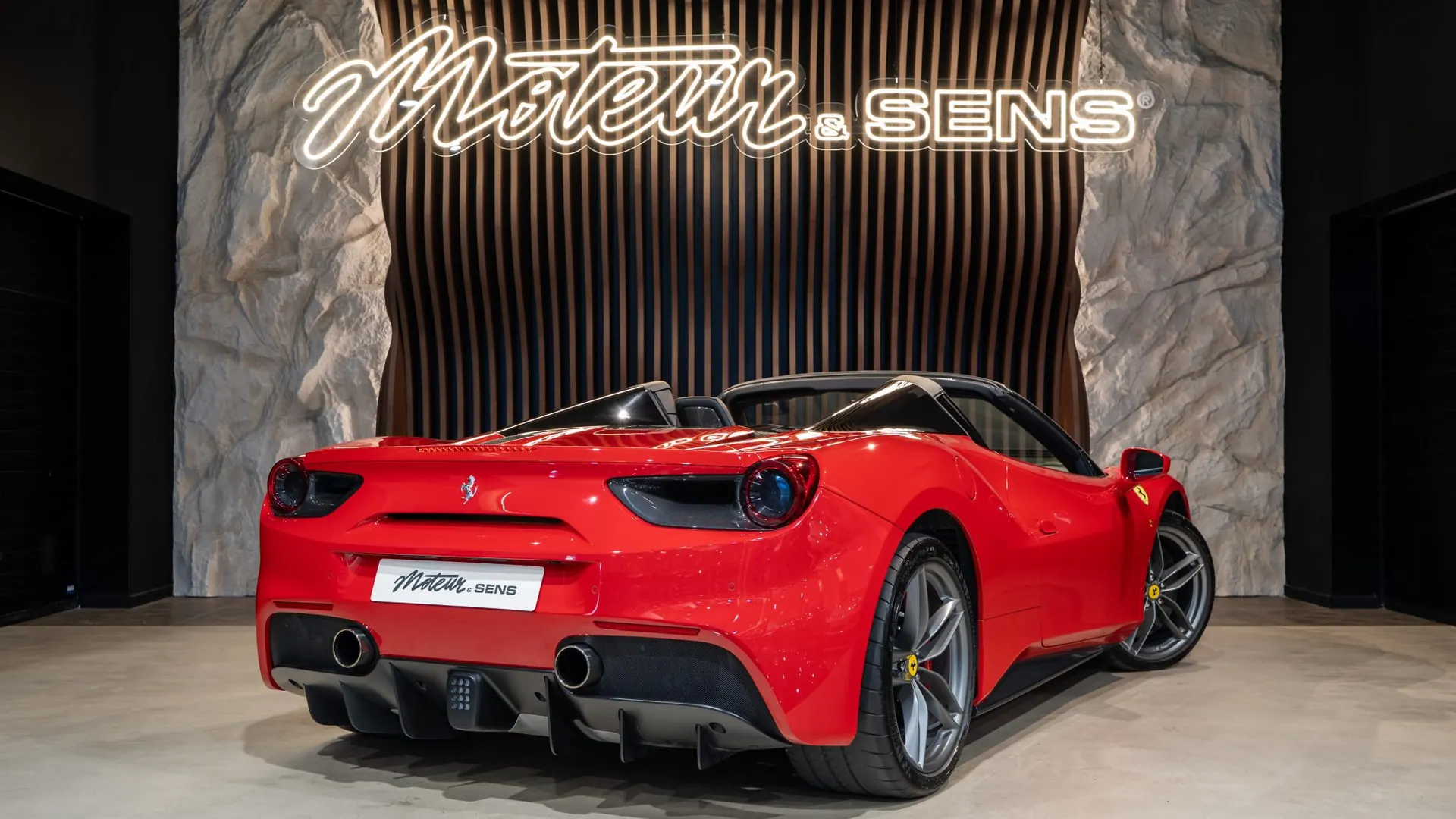 Ferrari 488 — photo 2