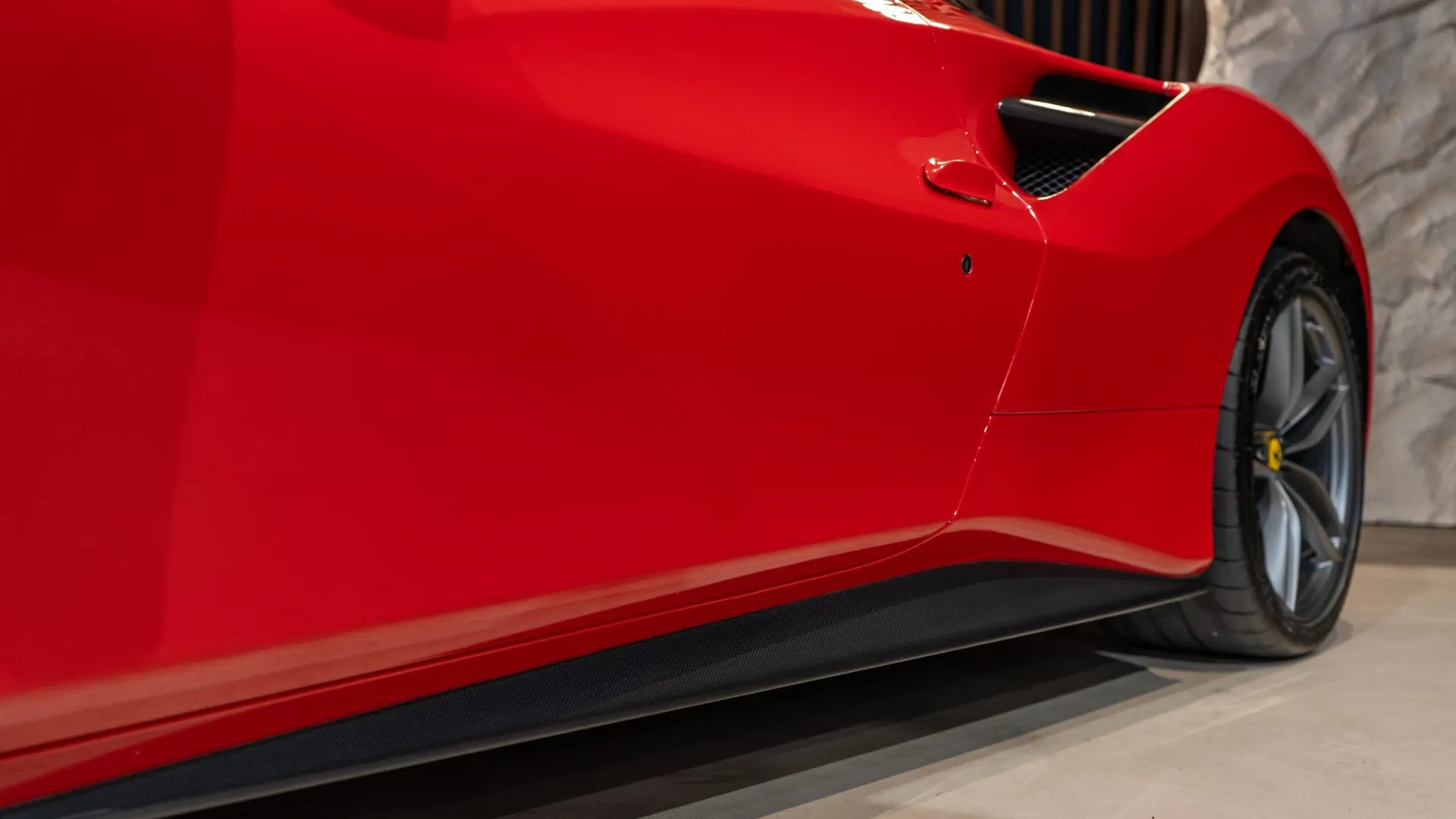 Ferrari 488 — photo 36