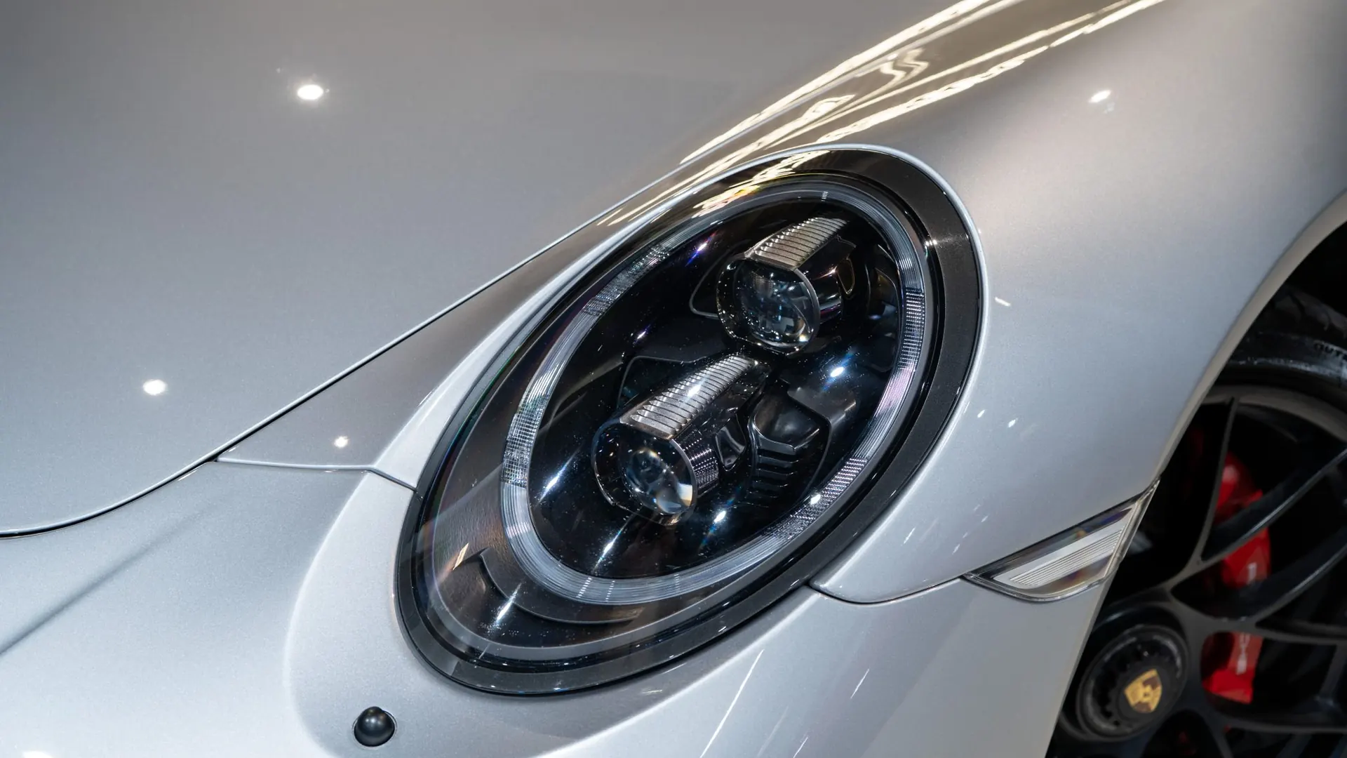 Porsche 911 — photo 38