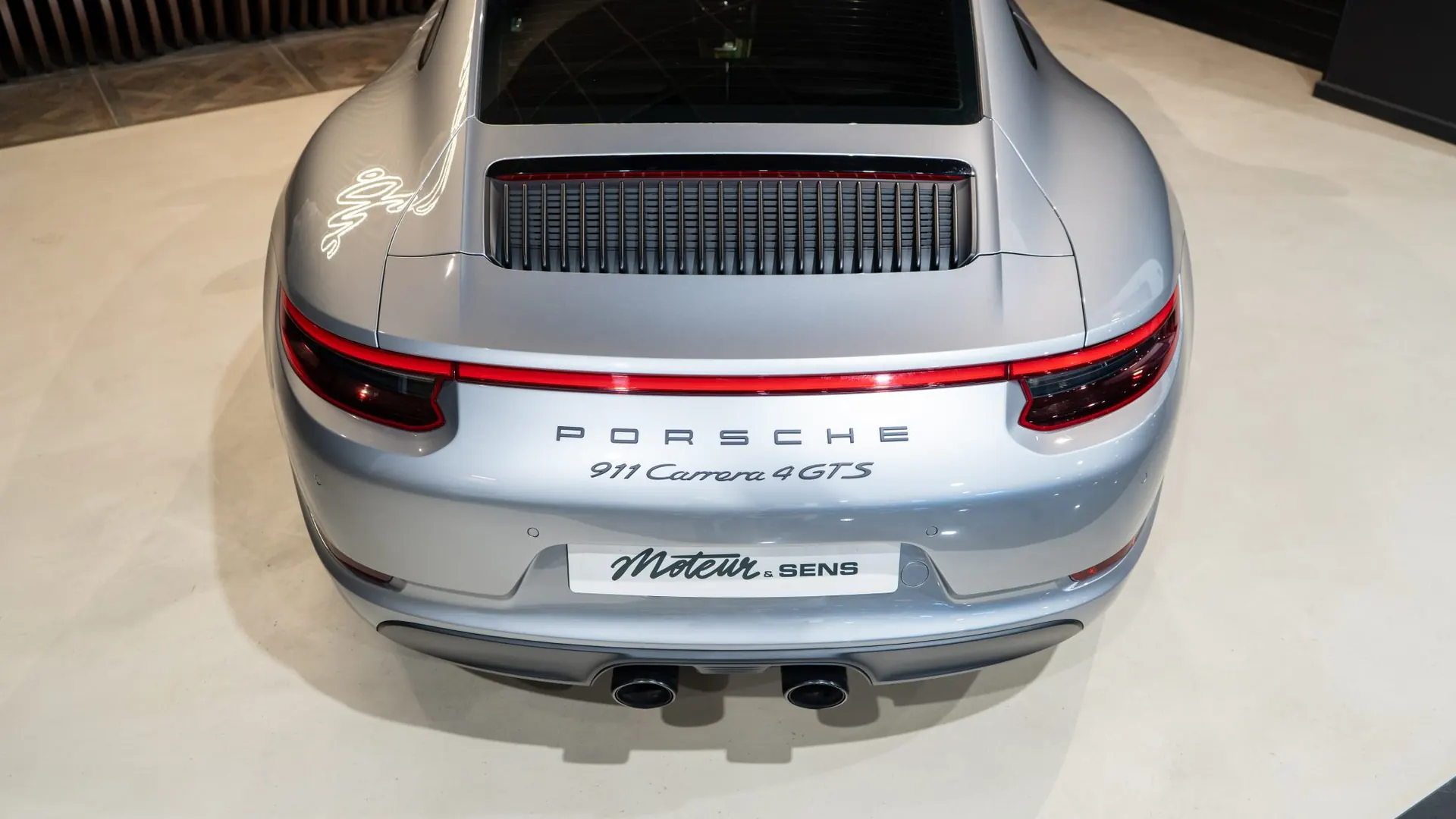 Porsche 911 — photo 42