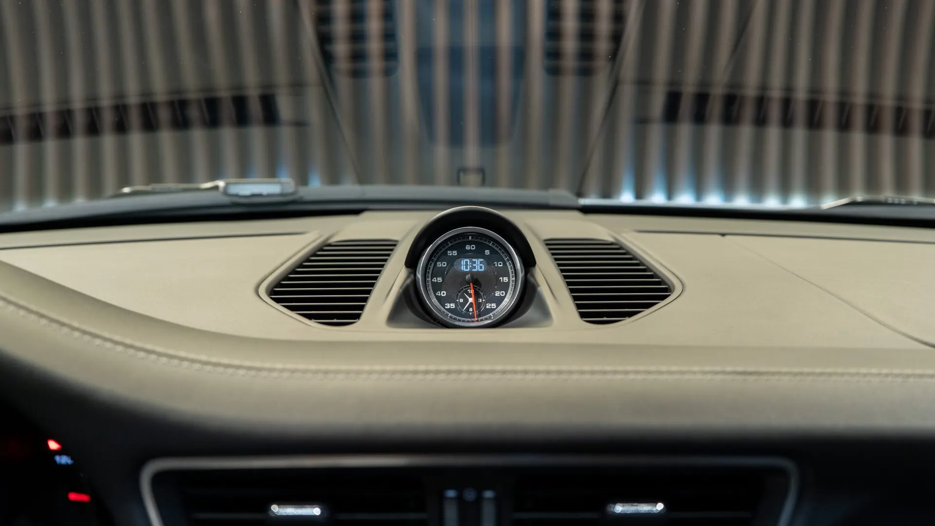 Porsche 911 — photo 16