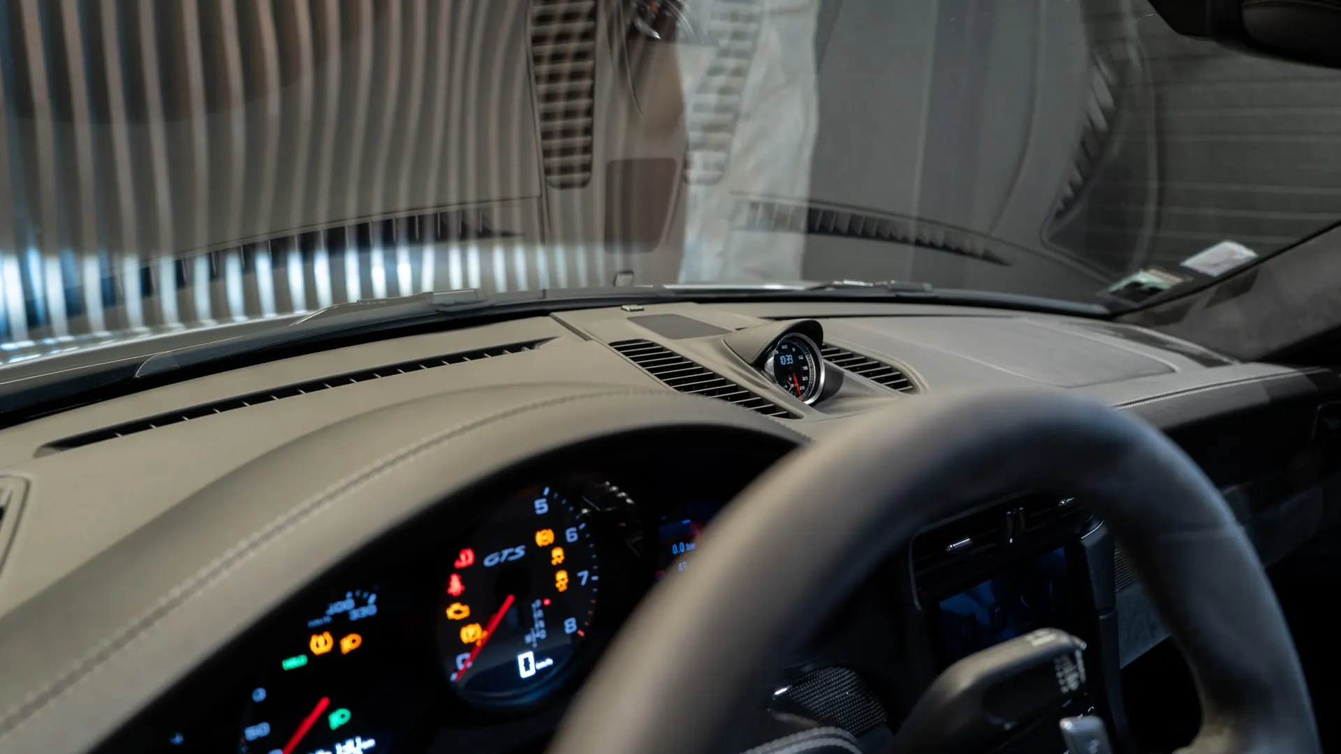 Porsche 911 — photo 24
