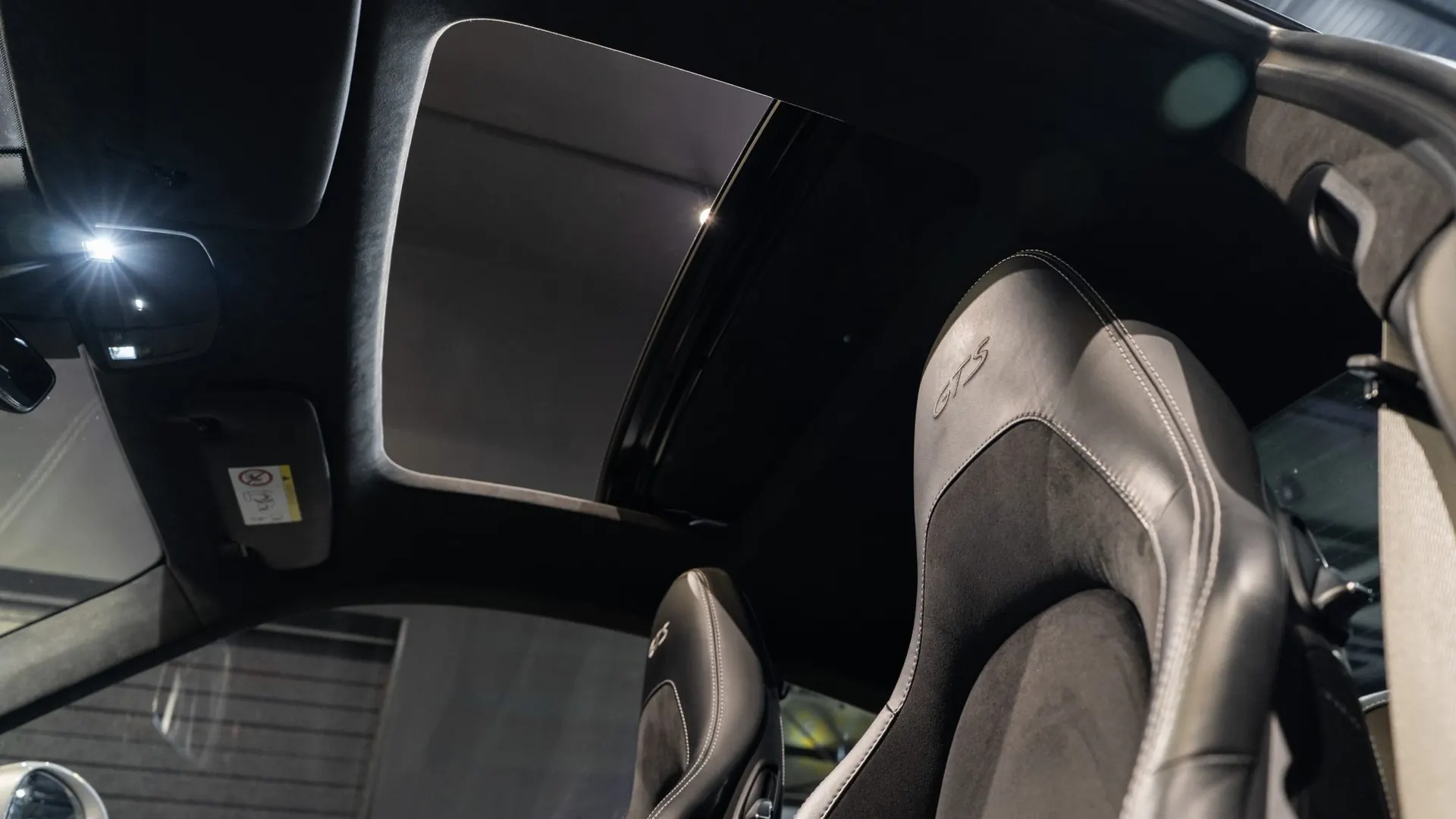 Porsche 911 — photo 23