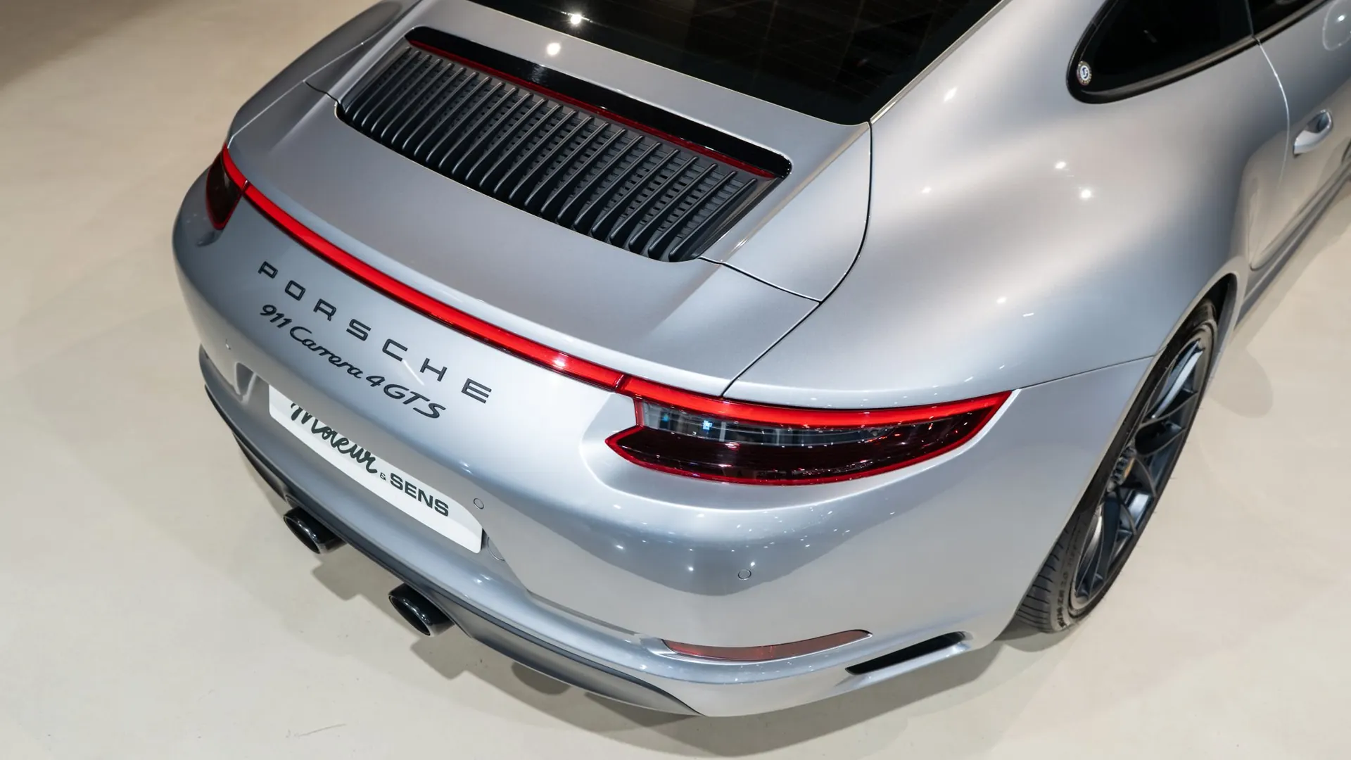Porsche 911 — photo 43