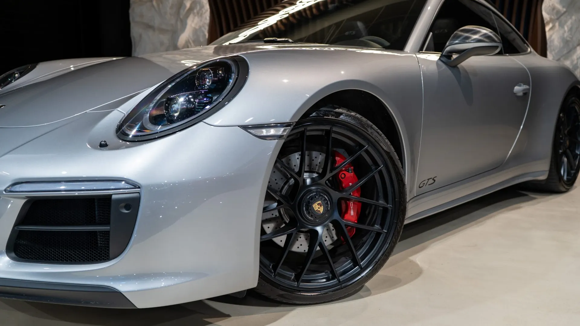 Porsche 911 — photo 37