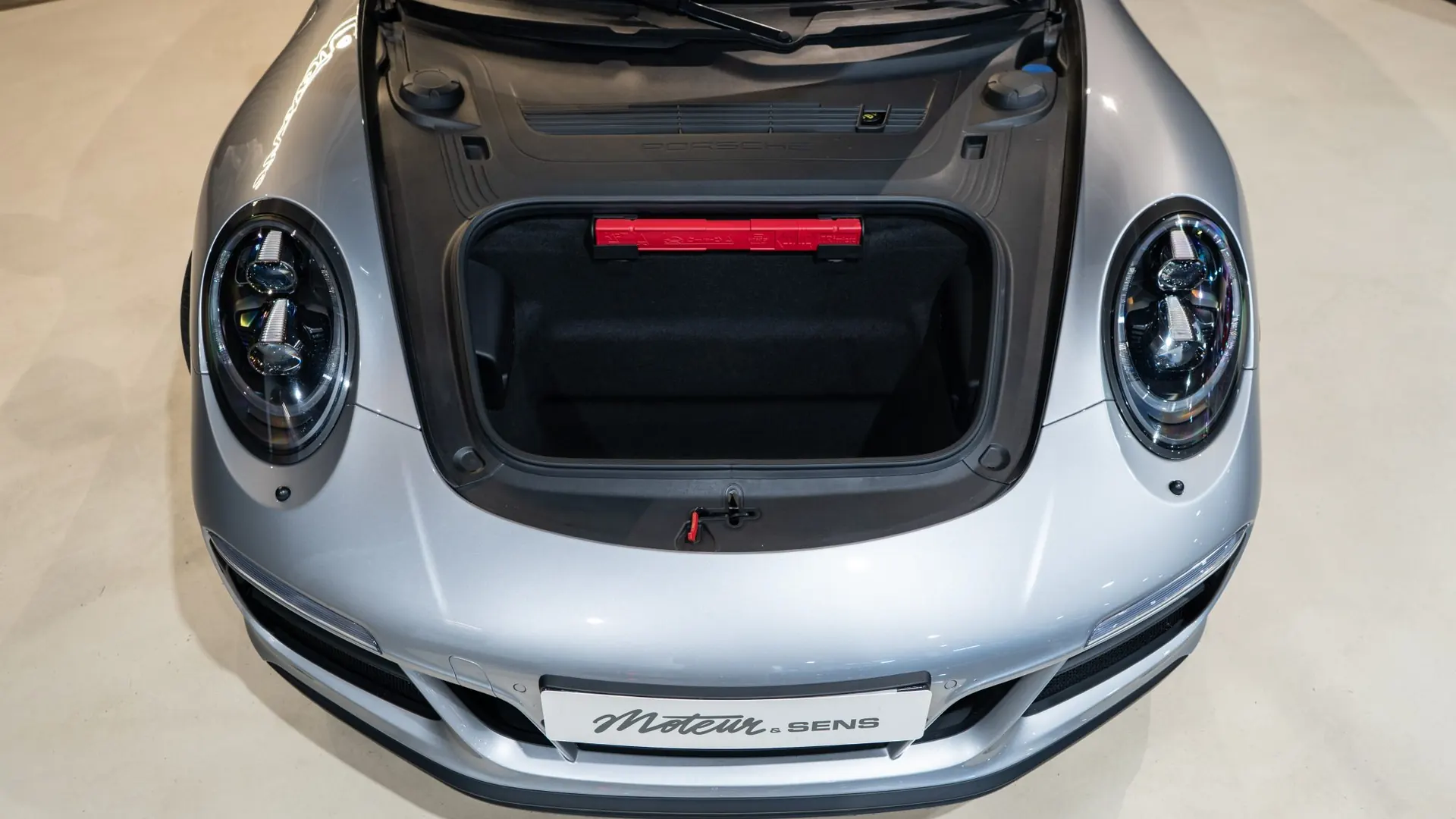 Porsche 911 — photo 32