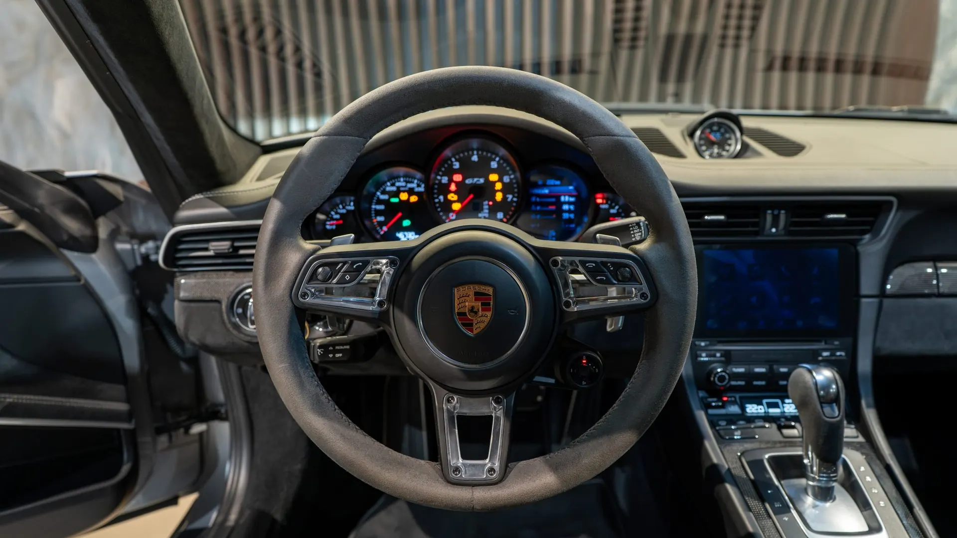 Porsche 911 — photo 9