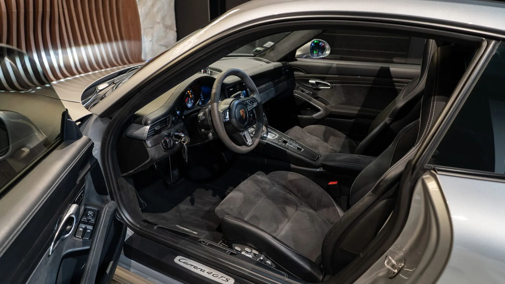 Porsche 911 — photo 12