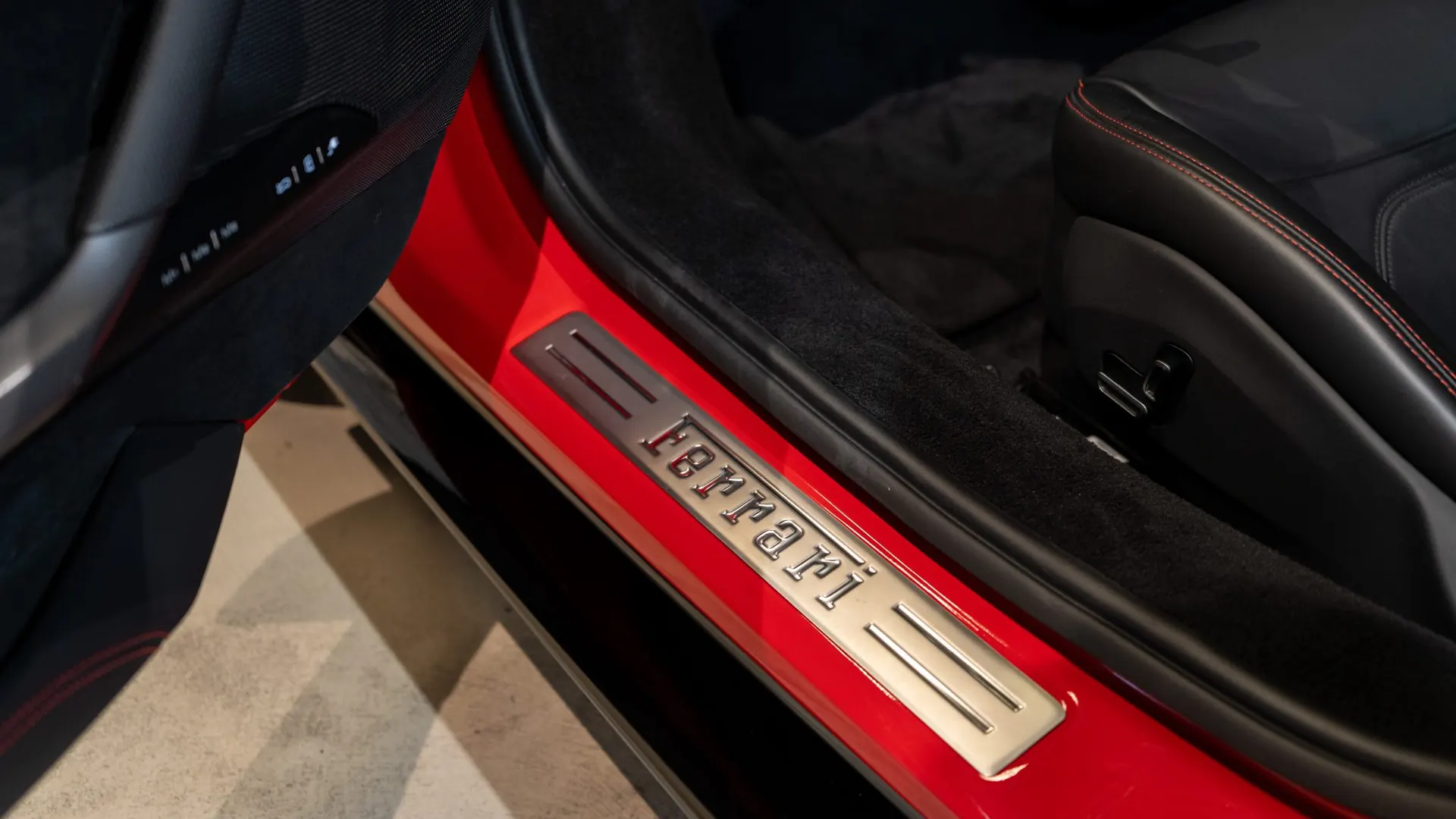 Ferrari 296 — photo 13