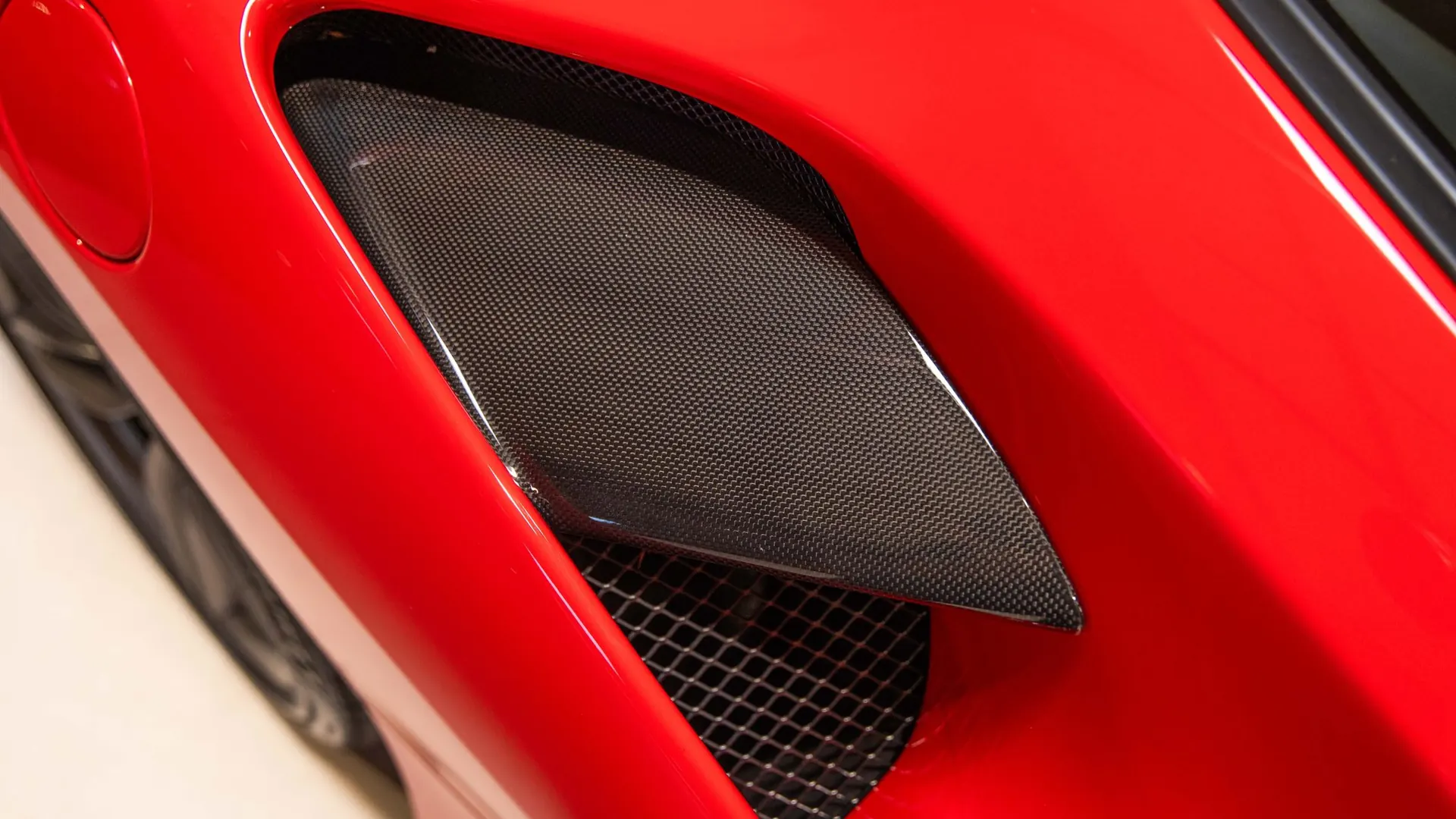 Ferrari 488 — photo 49