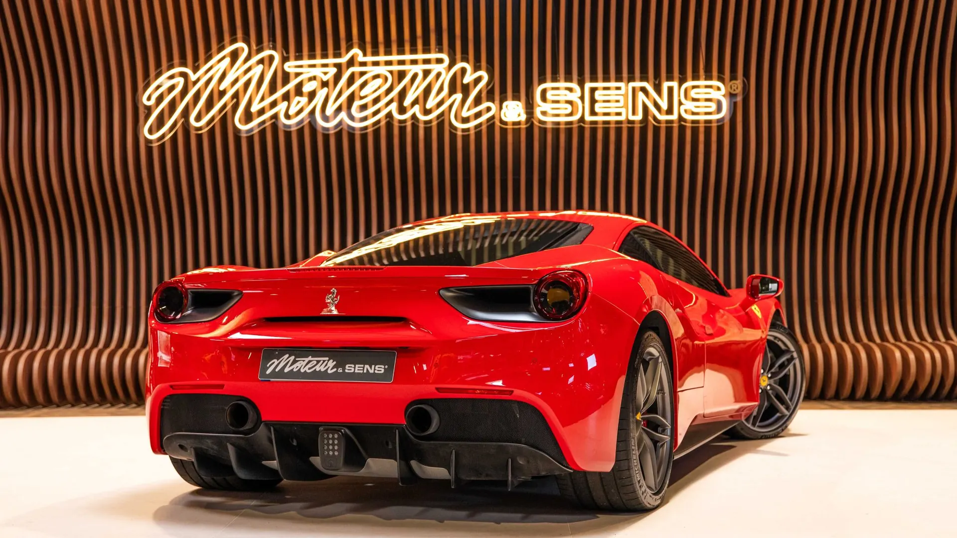 Ferrari 488 — photo 2
