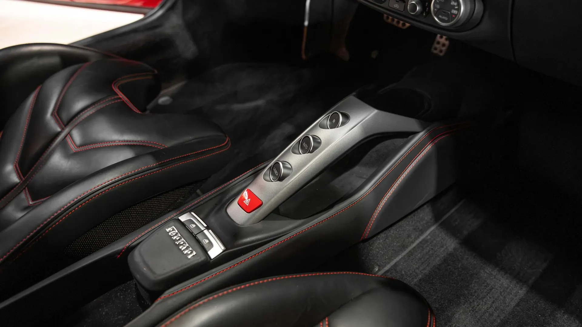 Ferrari 488 — photo 27
