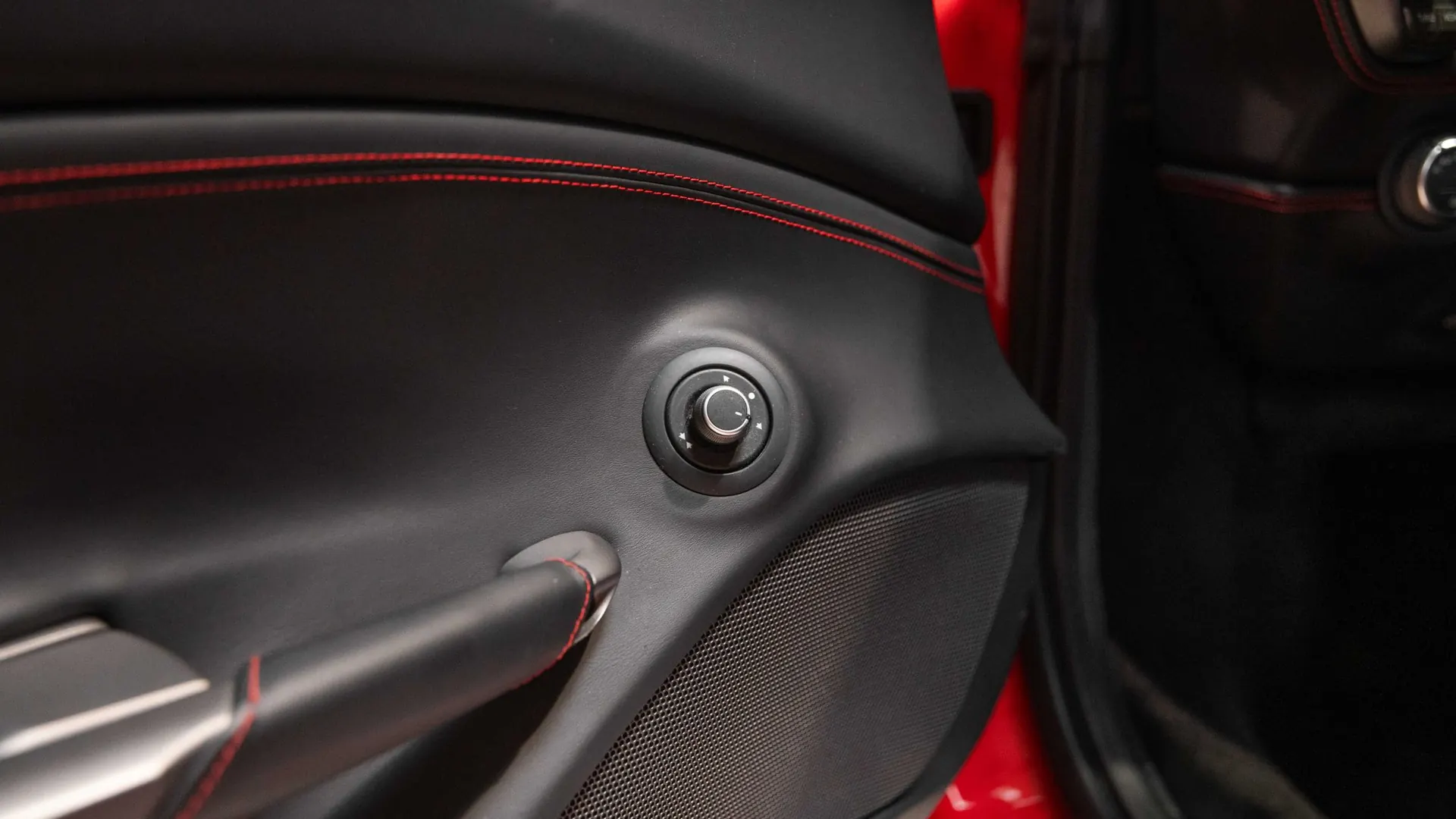 Ferrari 488 — photo 11