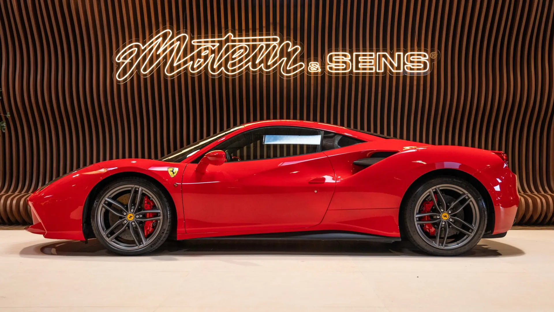 Ferrari 488 — photo 5