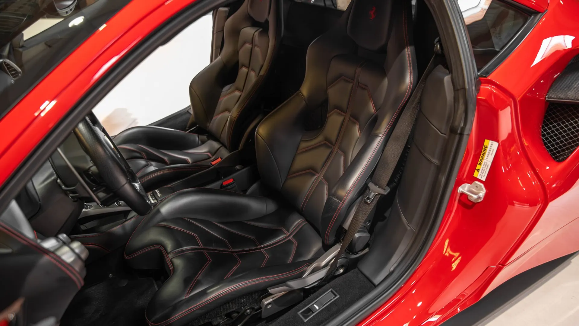 Ferrari 488 — photo 6