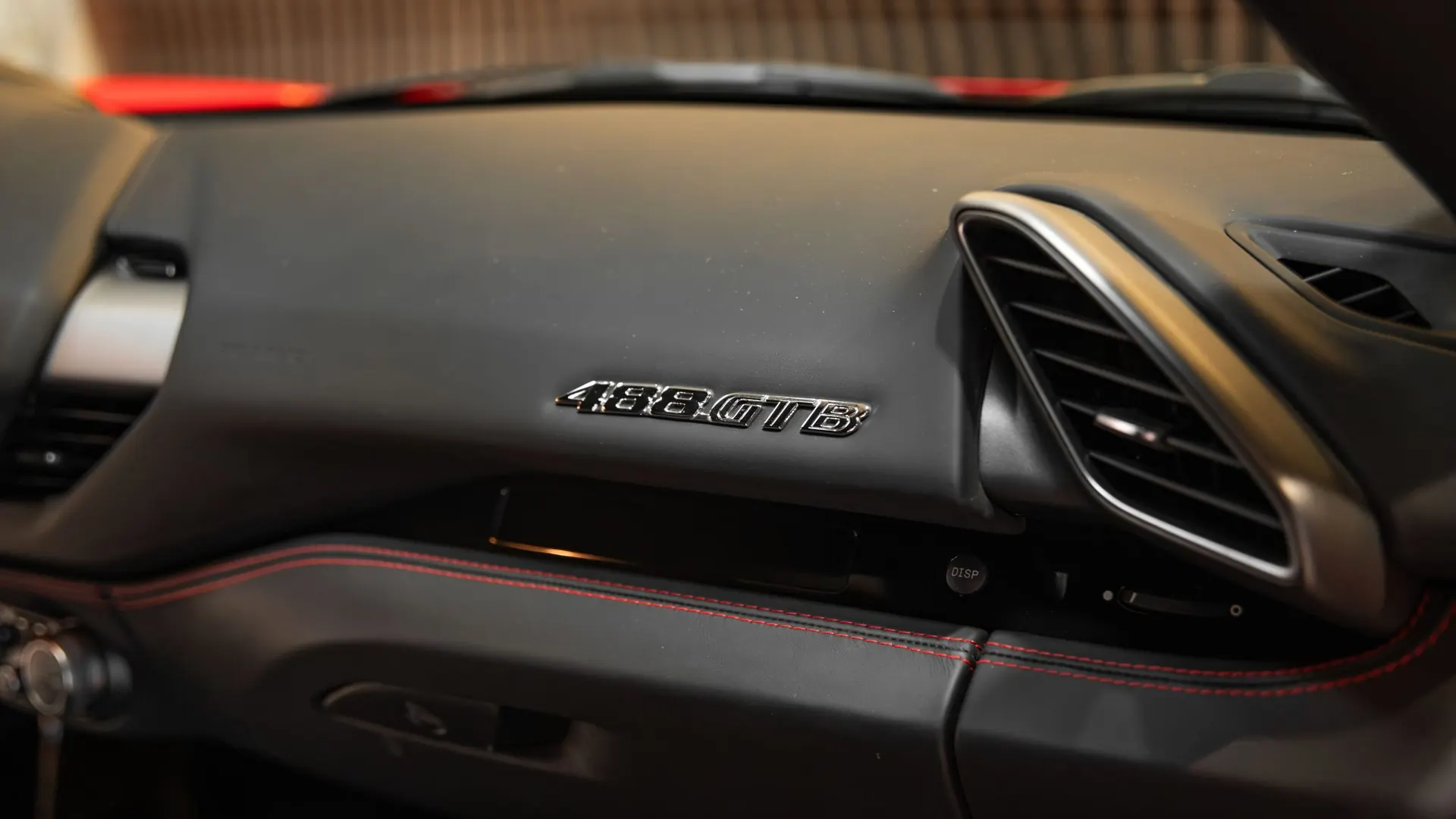 Ferrari 488 — photo 32