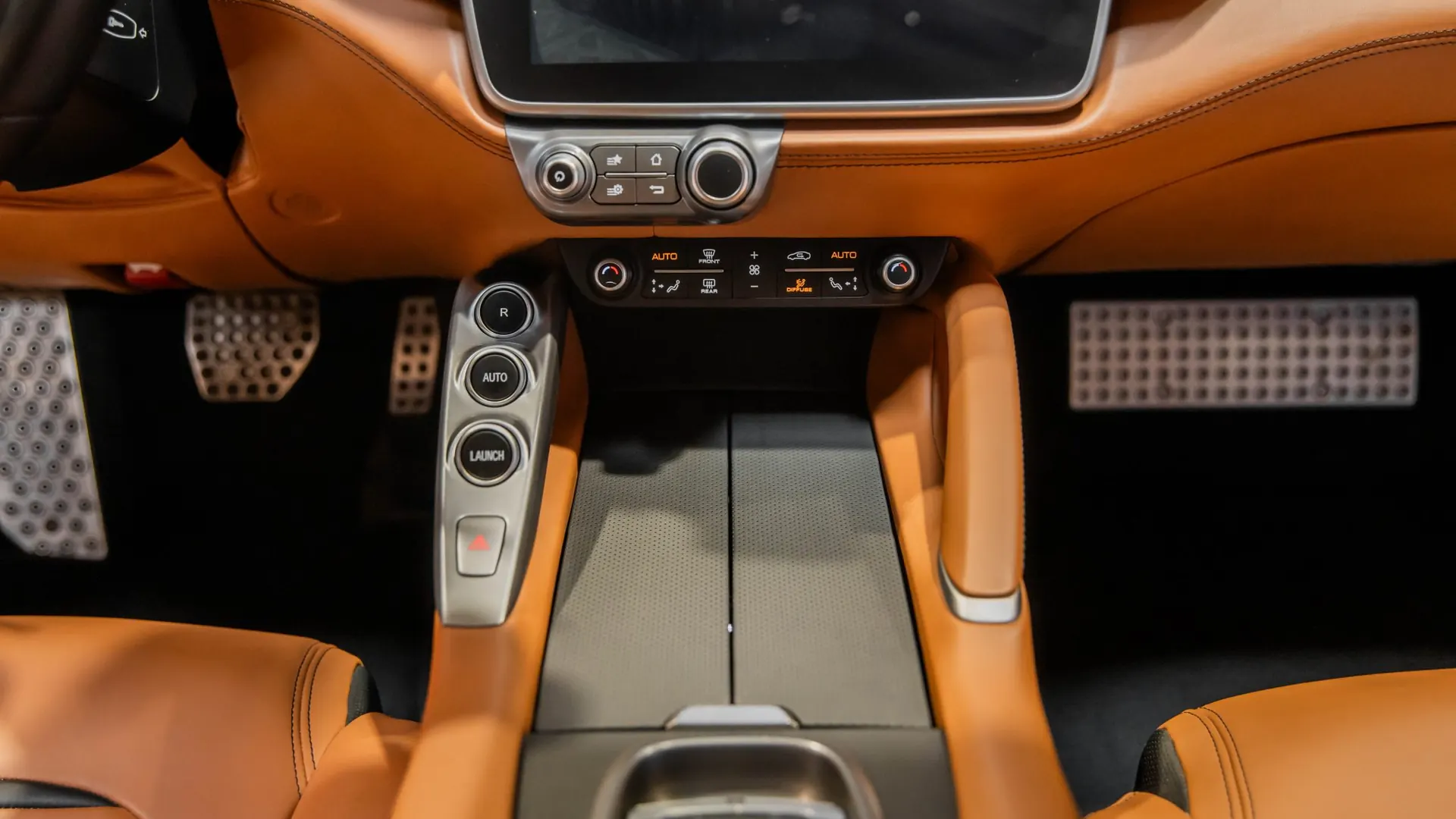 Ferrari GTC4Lusso — photo 21
