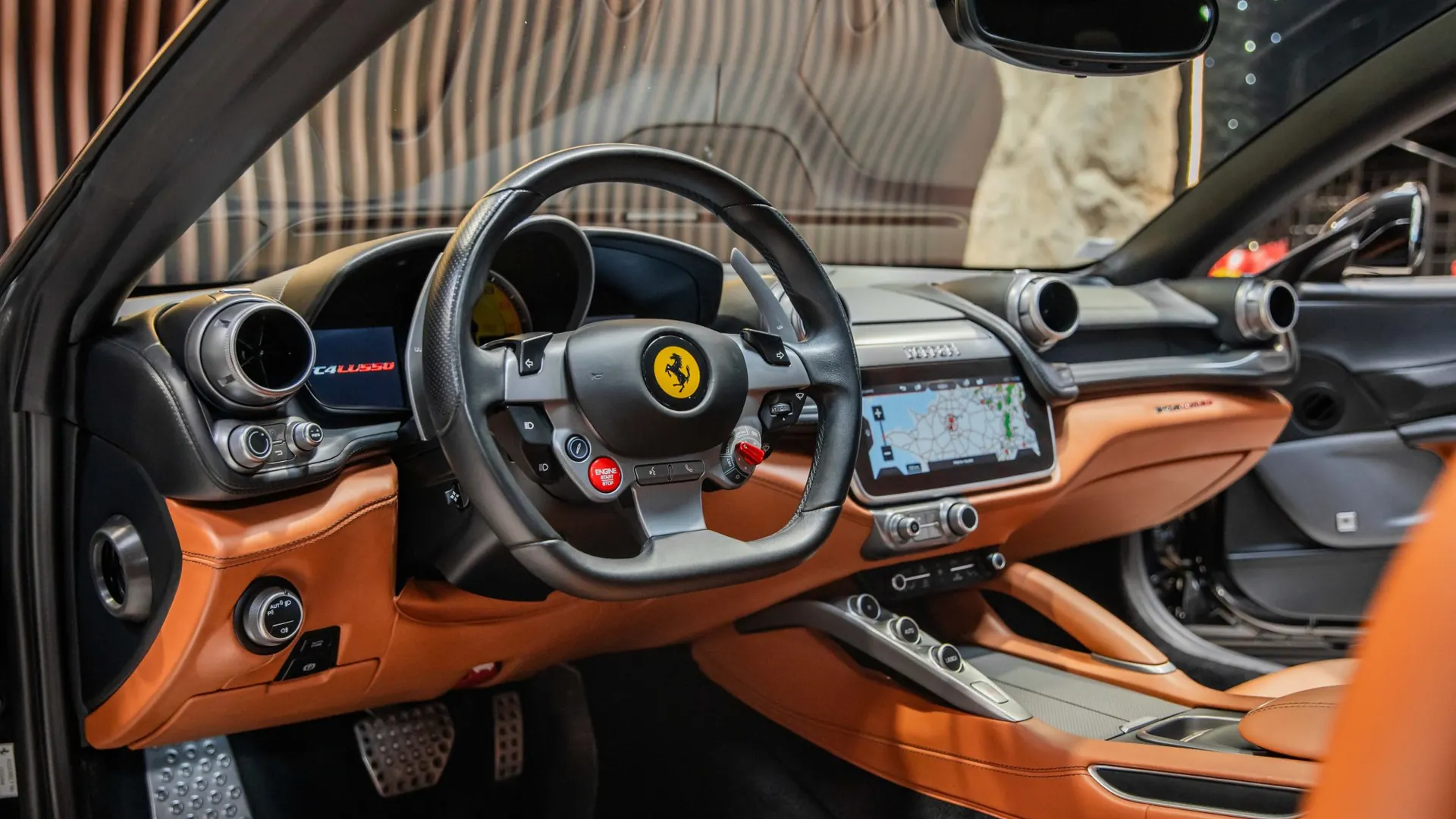 Ferrari GTC4Lusso — photo 7