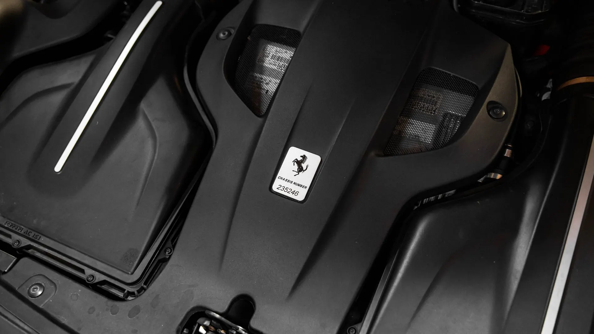 Ferrari GTC4Lusso — photo 50