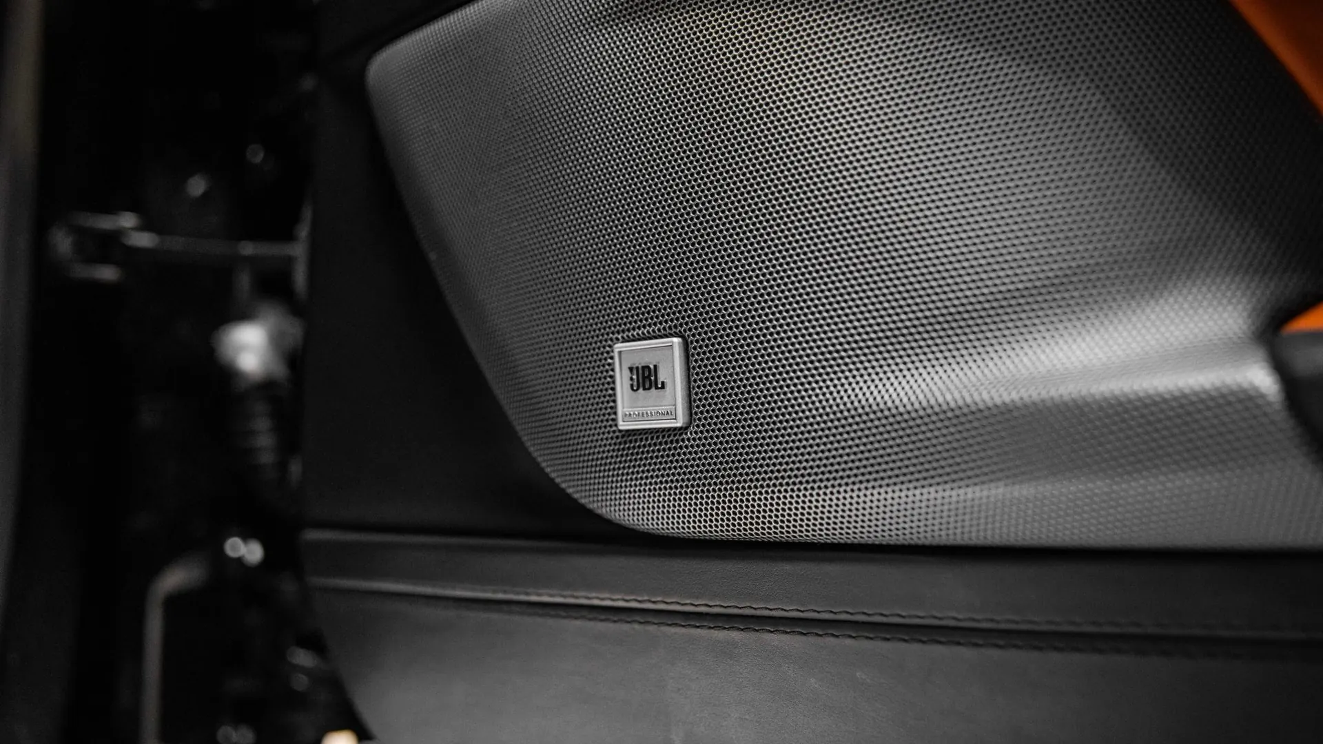 Ferrari GTC4Lusso — photo 13
