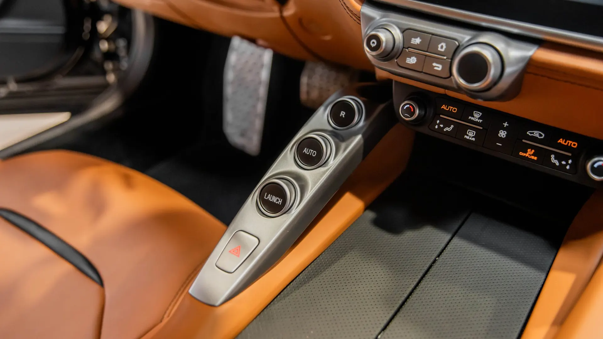 Ferrari GTC4Lusso — photo 23