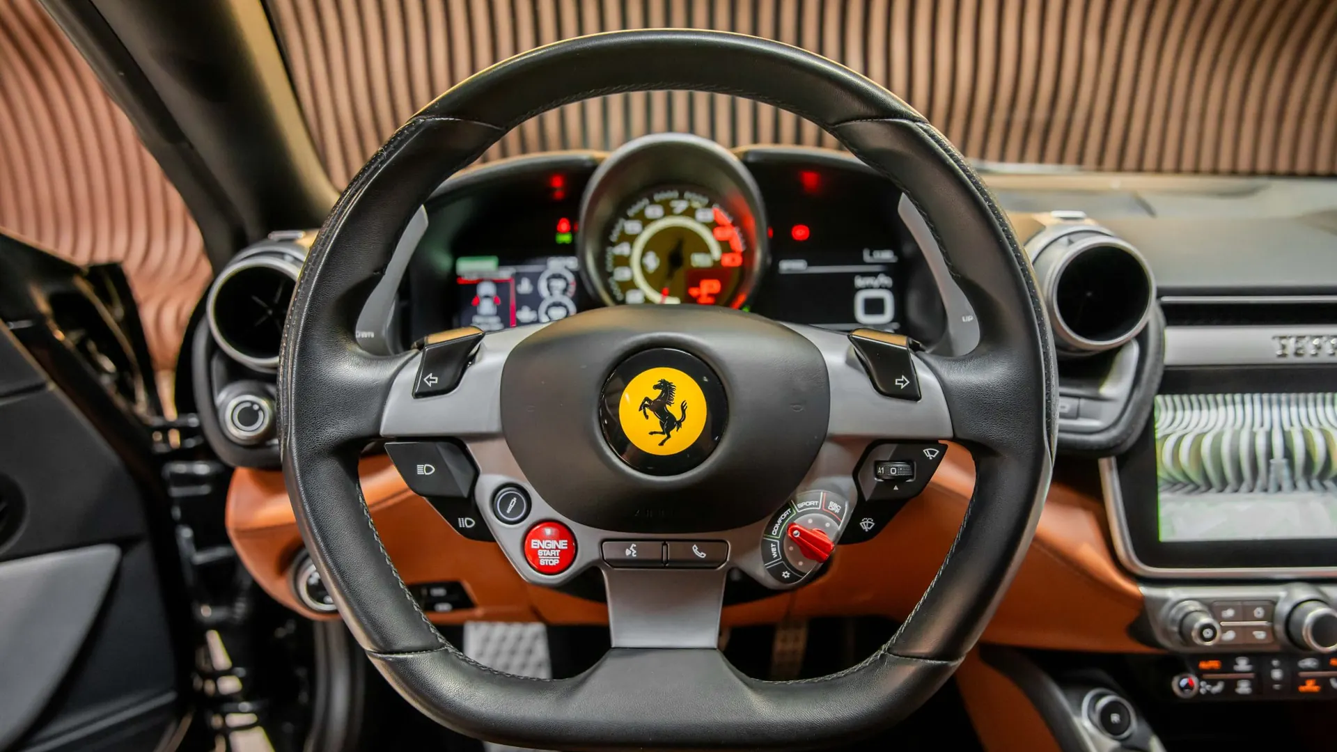 Ferrari GTC4Lusso — photo 8