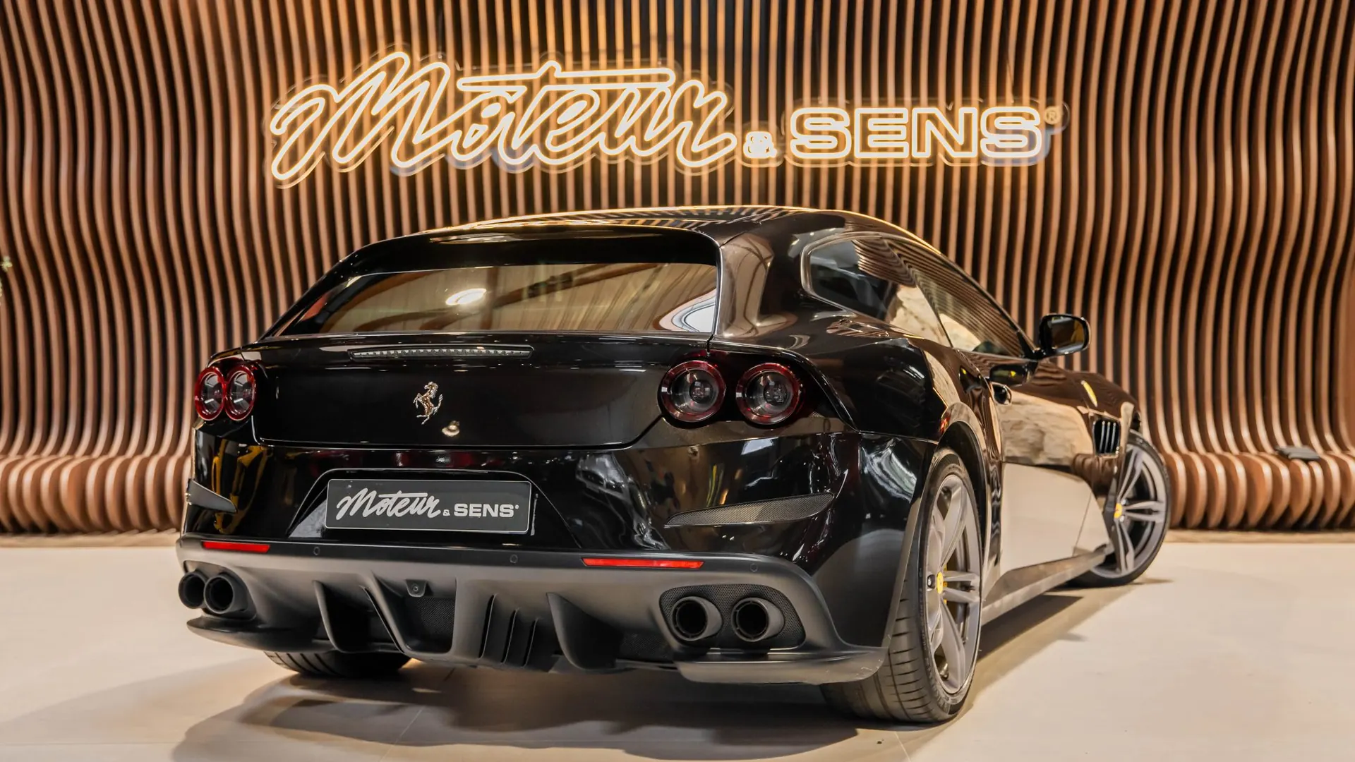 Ferrari GTC4Lusso — photo 2