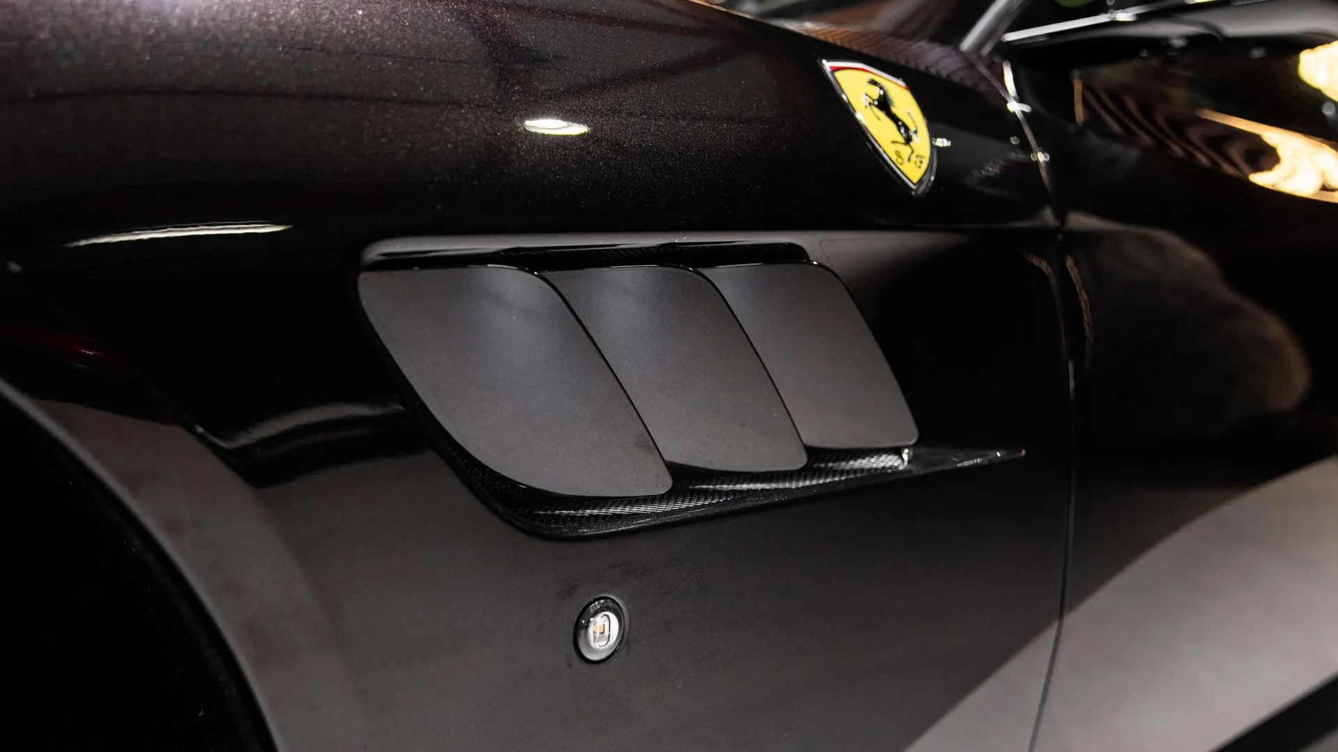 Ferrari GTC4Lusso — photo 41