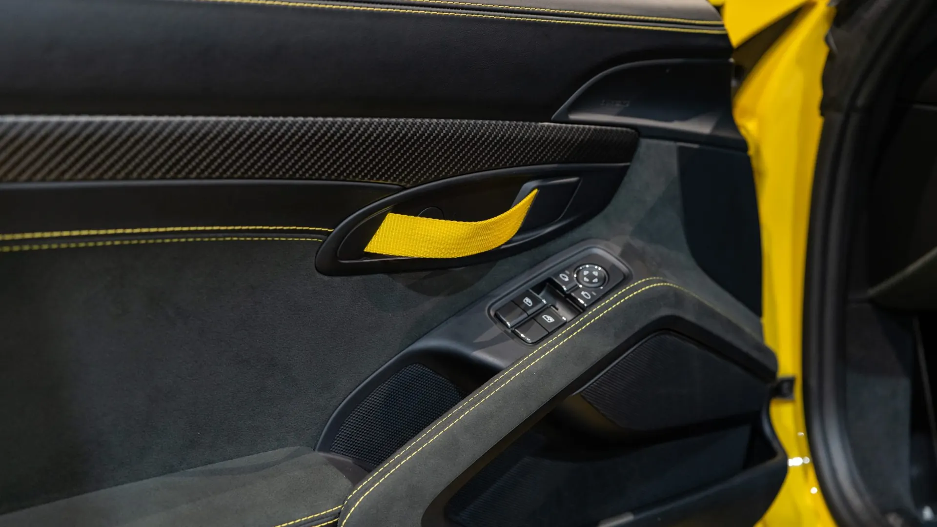 Porsche 718 — photo 15