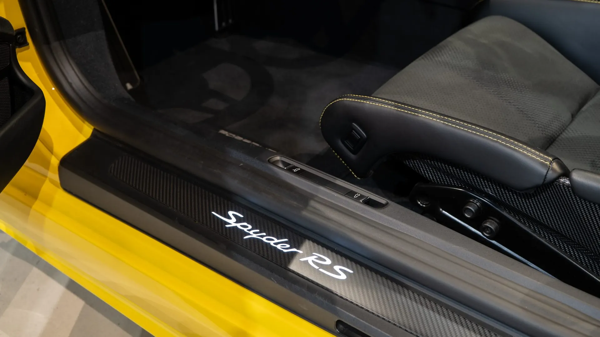 Porsche 718 — photo 25