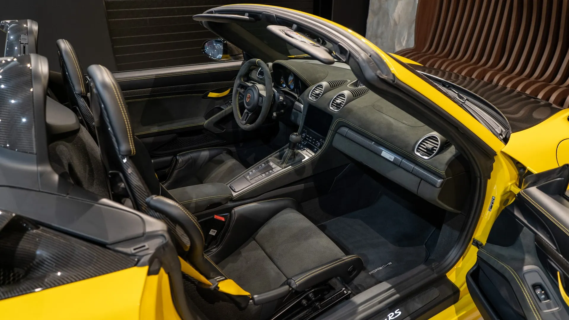 Porsche 718 — photo 12