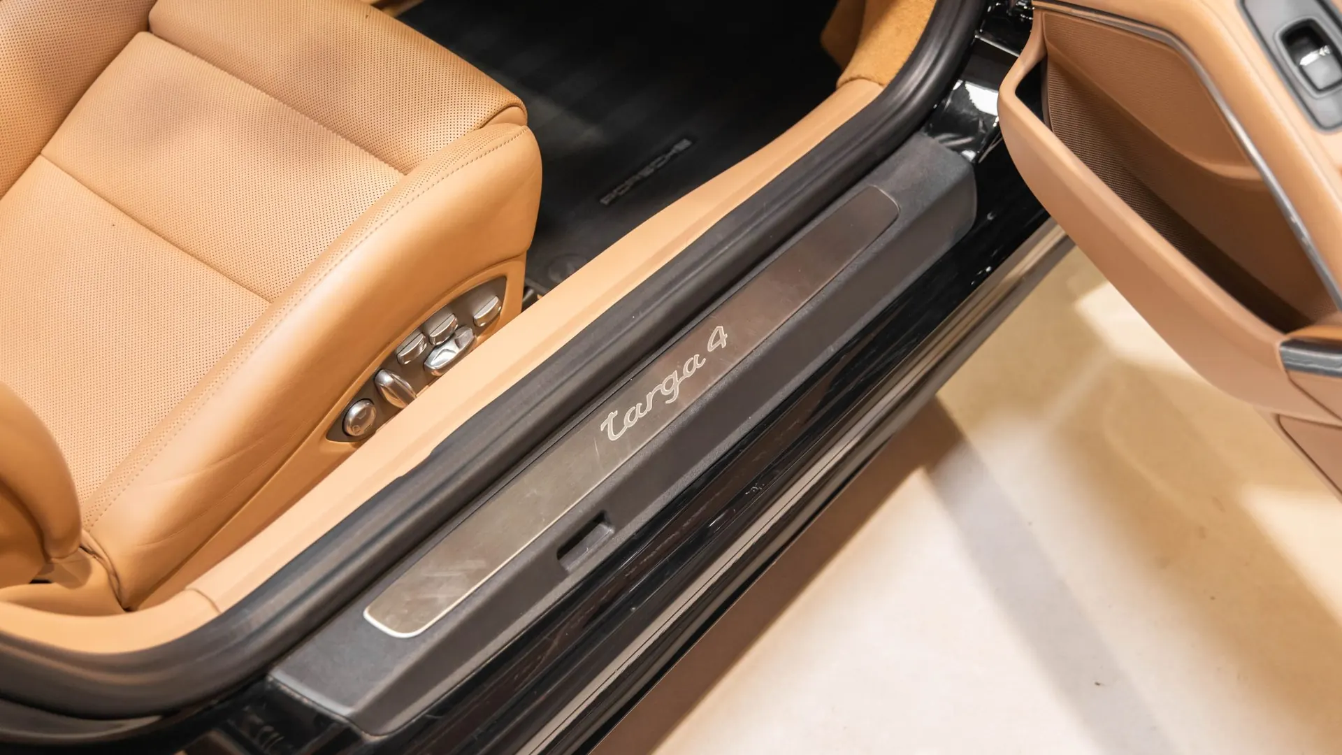 Porsche 991.1 — photo 13