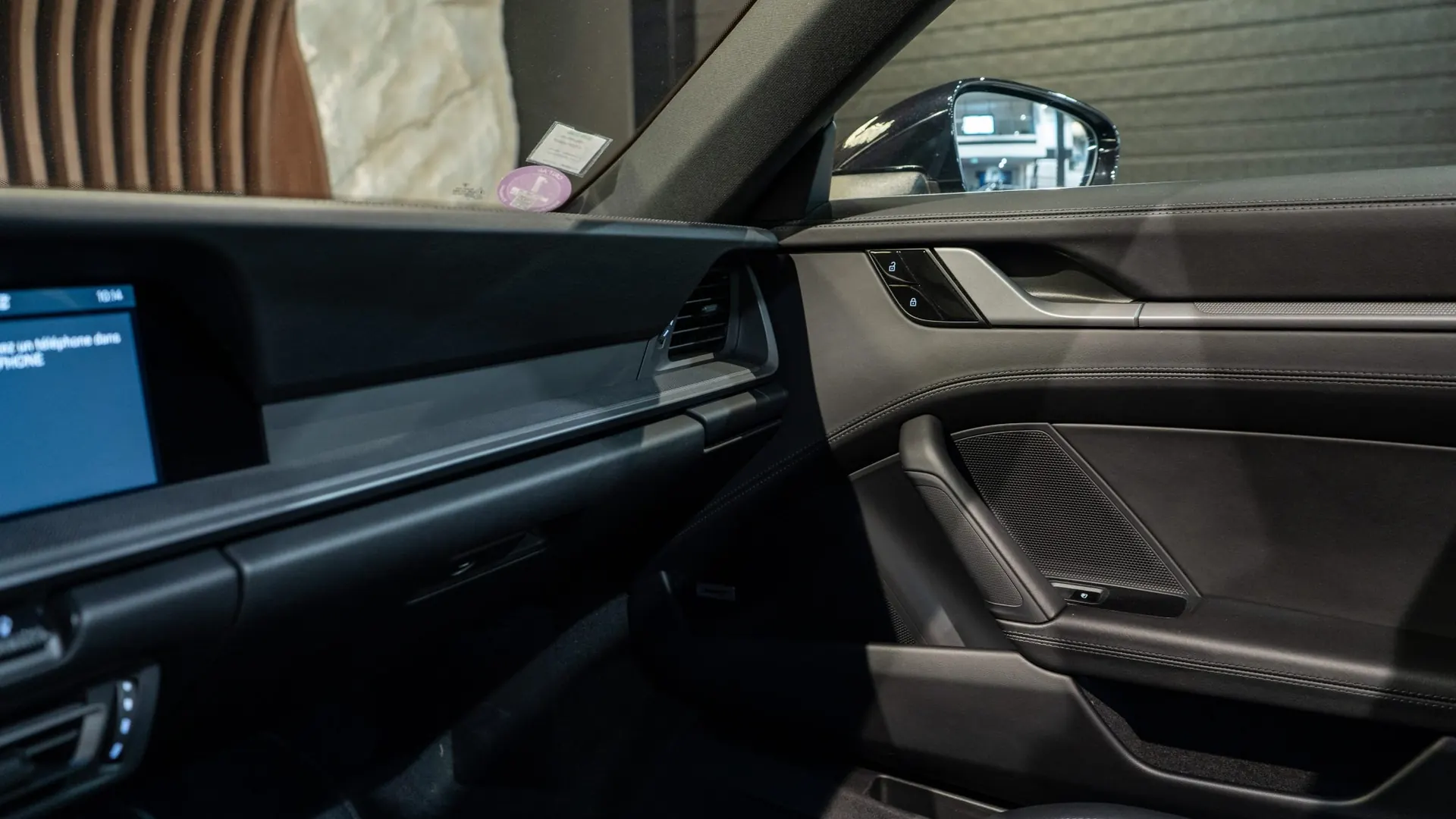 Porsche 911 — photo 19