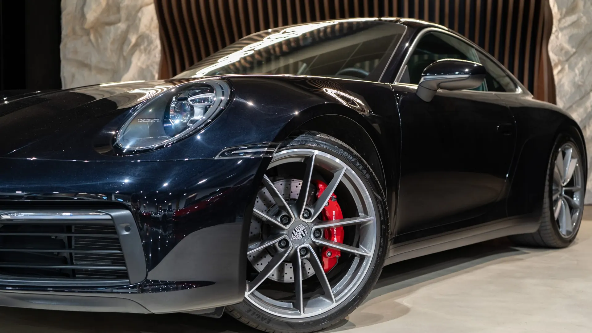 Porsche 911 — photo 35