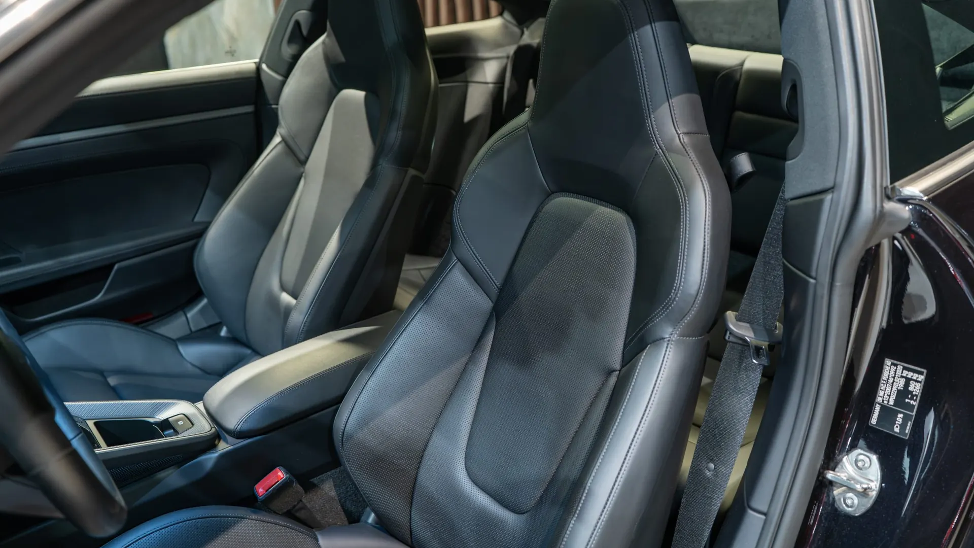 Porsche 911 — photo 26
