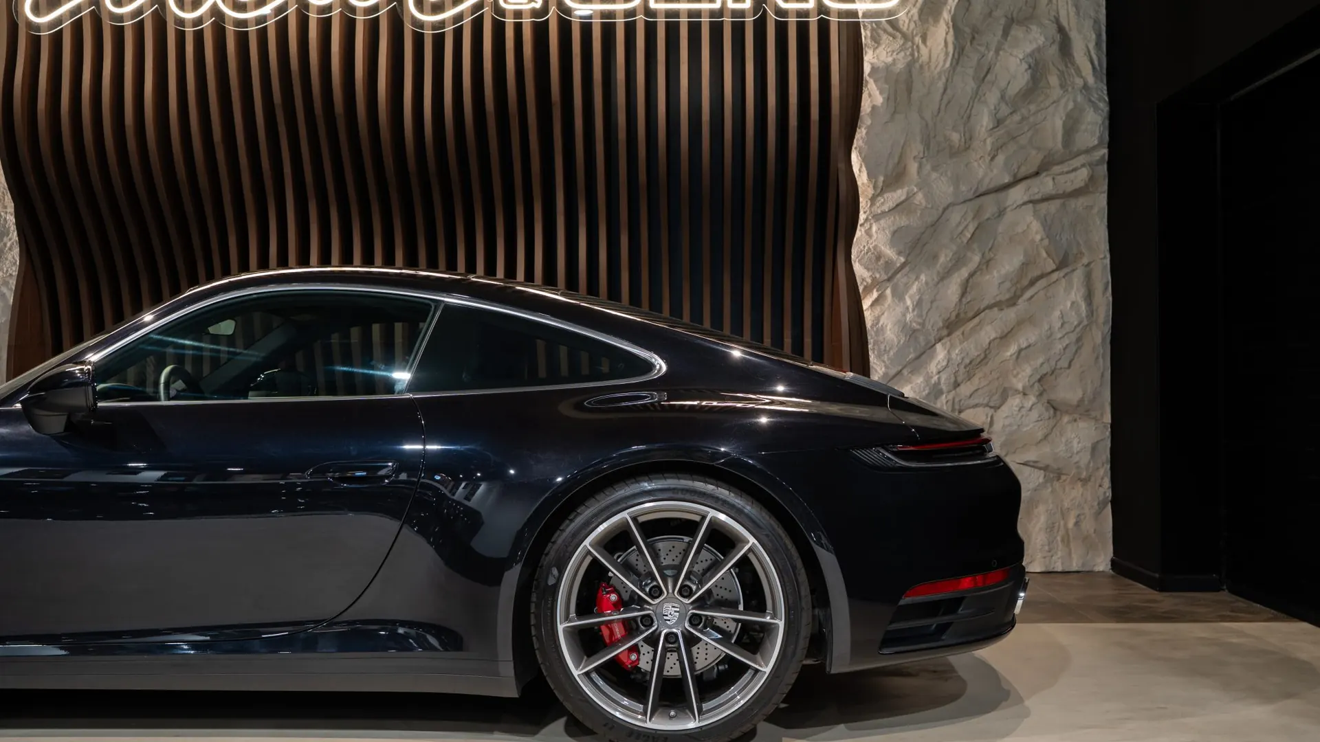 Porsche 911 — photo 31