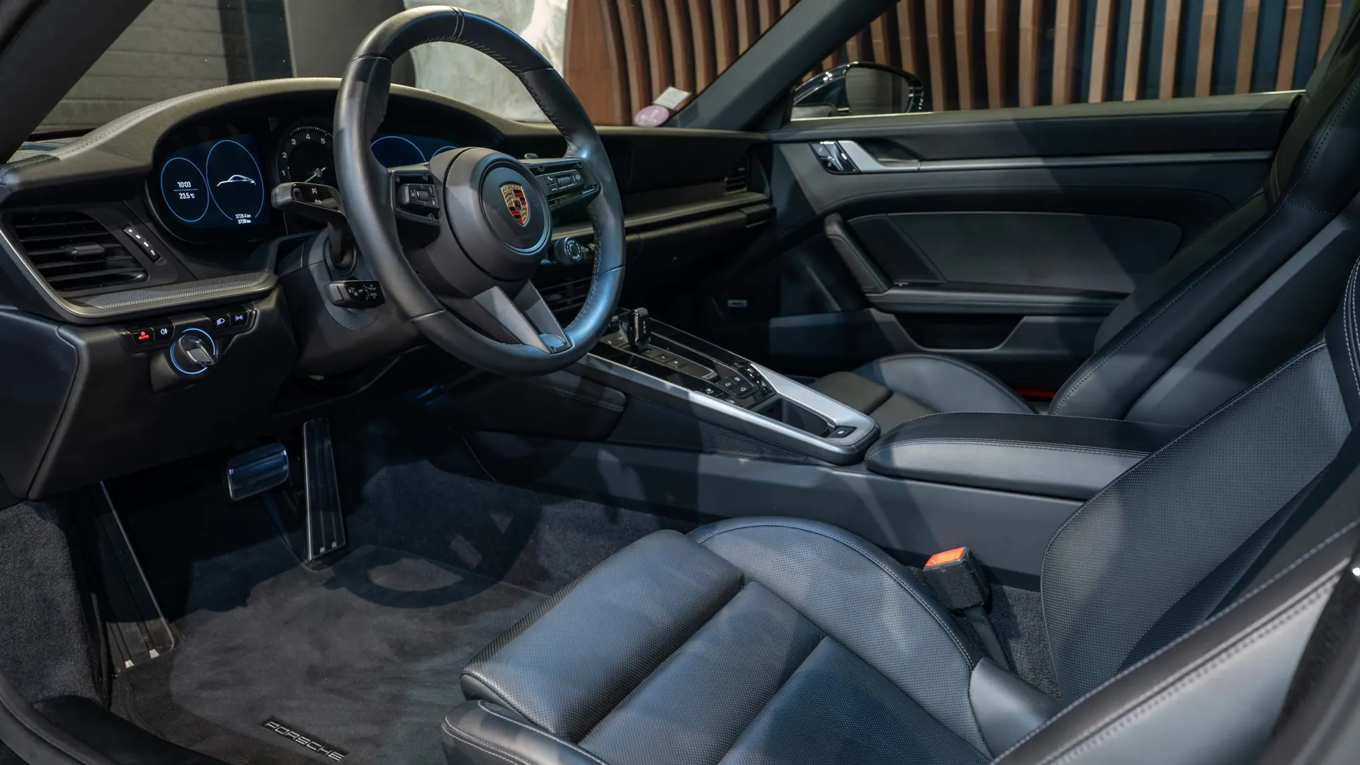 Porsche 911 — photo 8