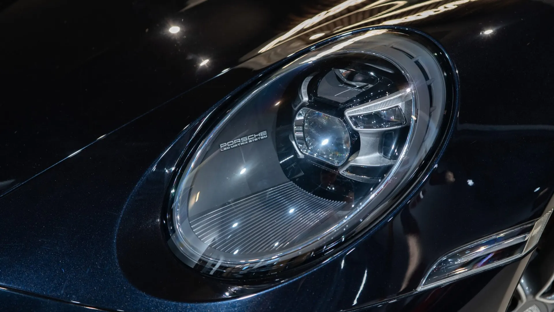 Porsche 911 — photo 37