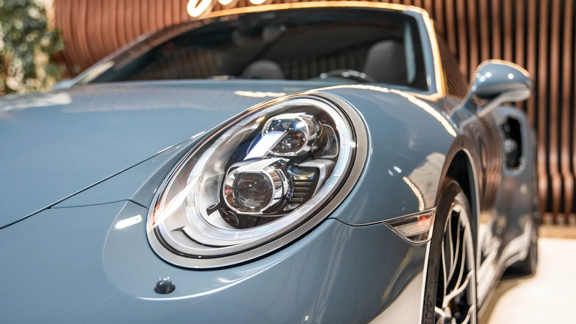 Porsche 911 — photo 13
