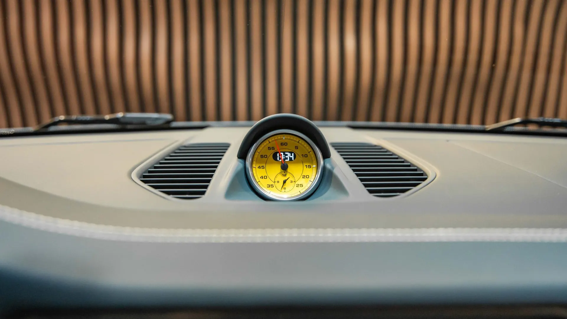 Porsche 911 — photo 41