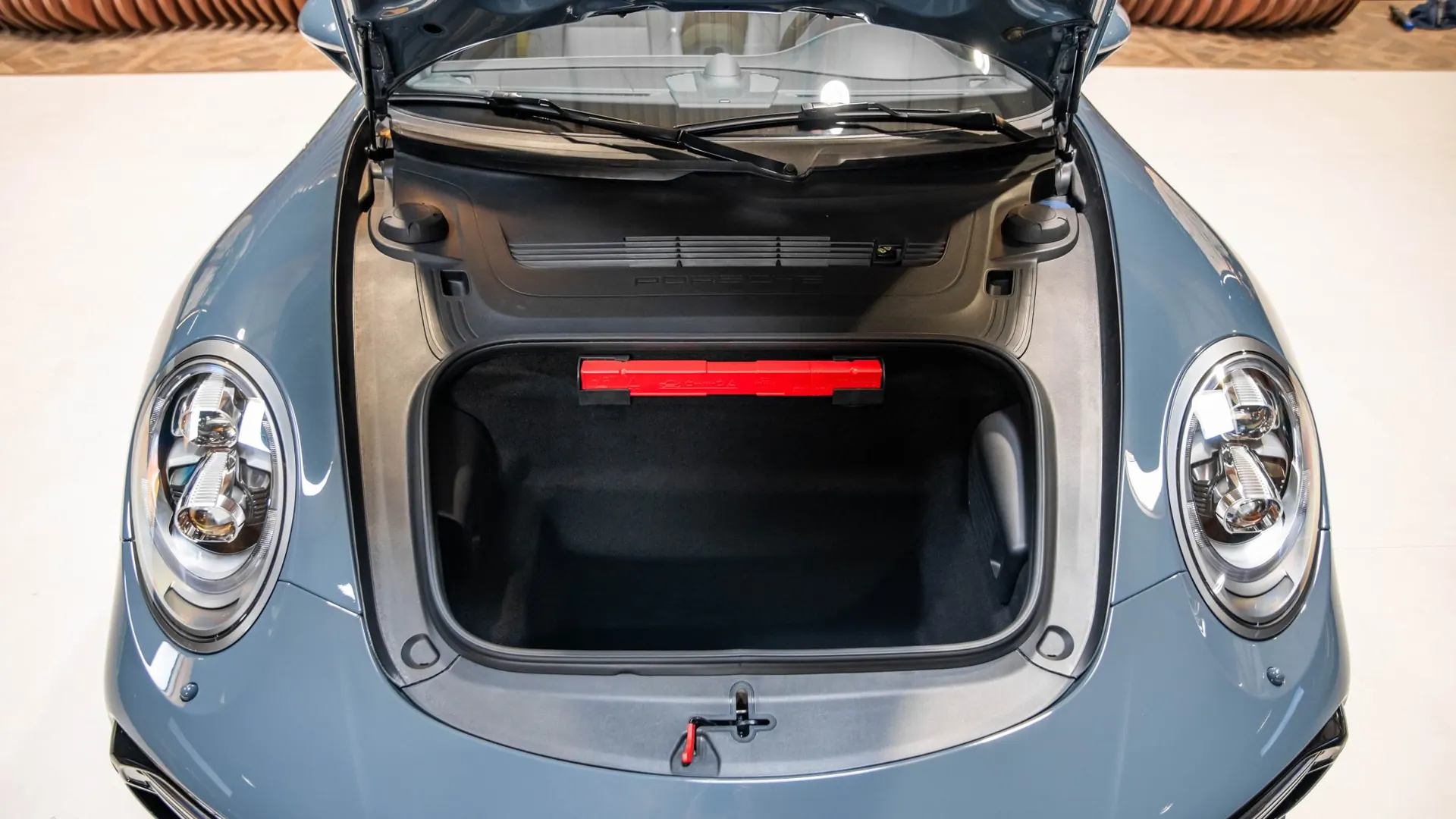 Porsche 911 — photo 15