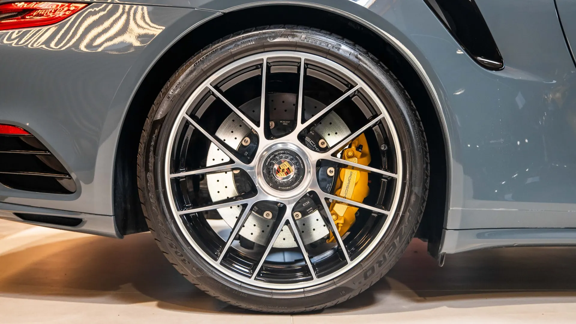 Porsche 911 — photo 14