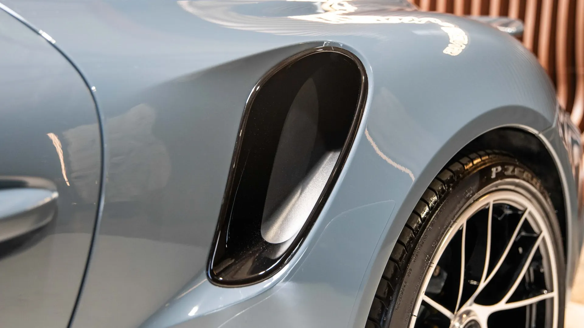 Porsche 911 — photo 11