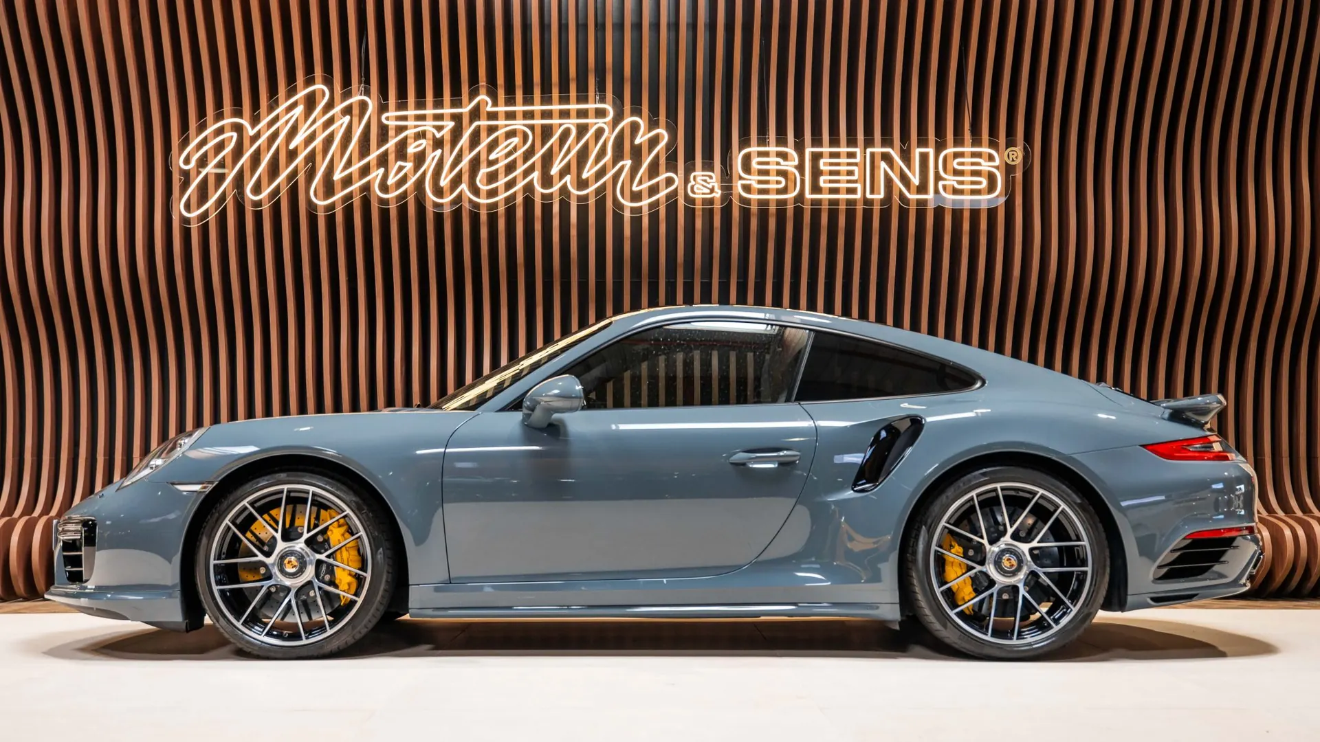 Porsche 911 — photo 6