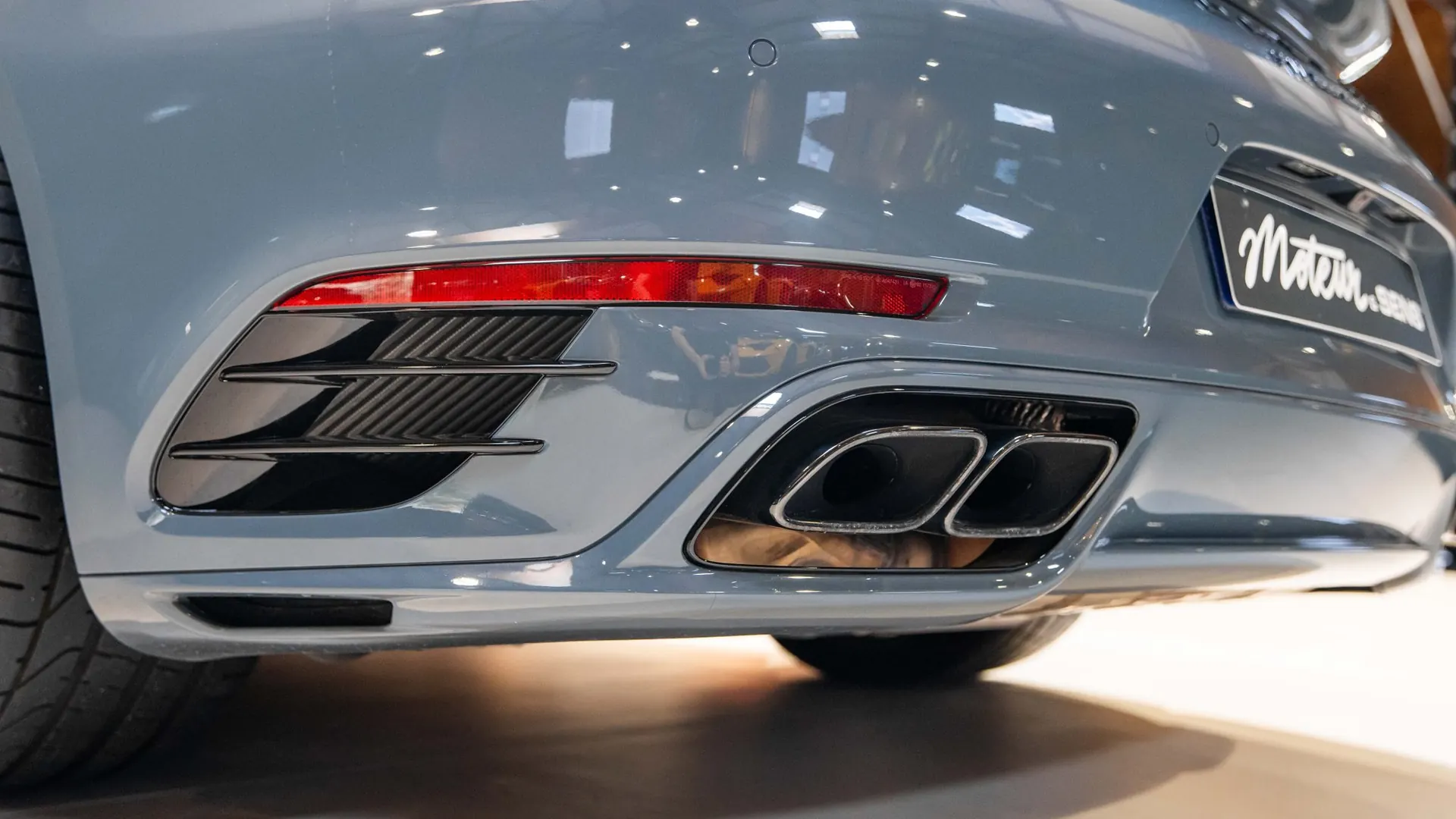 Porsche 911 — photo 24