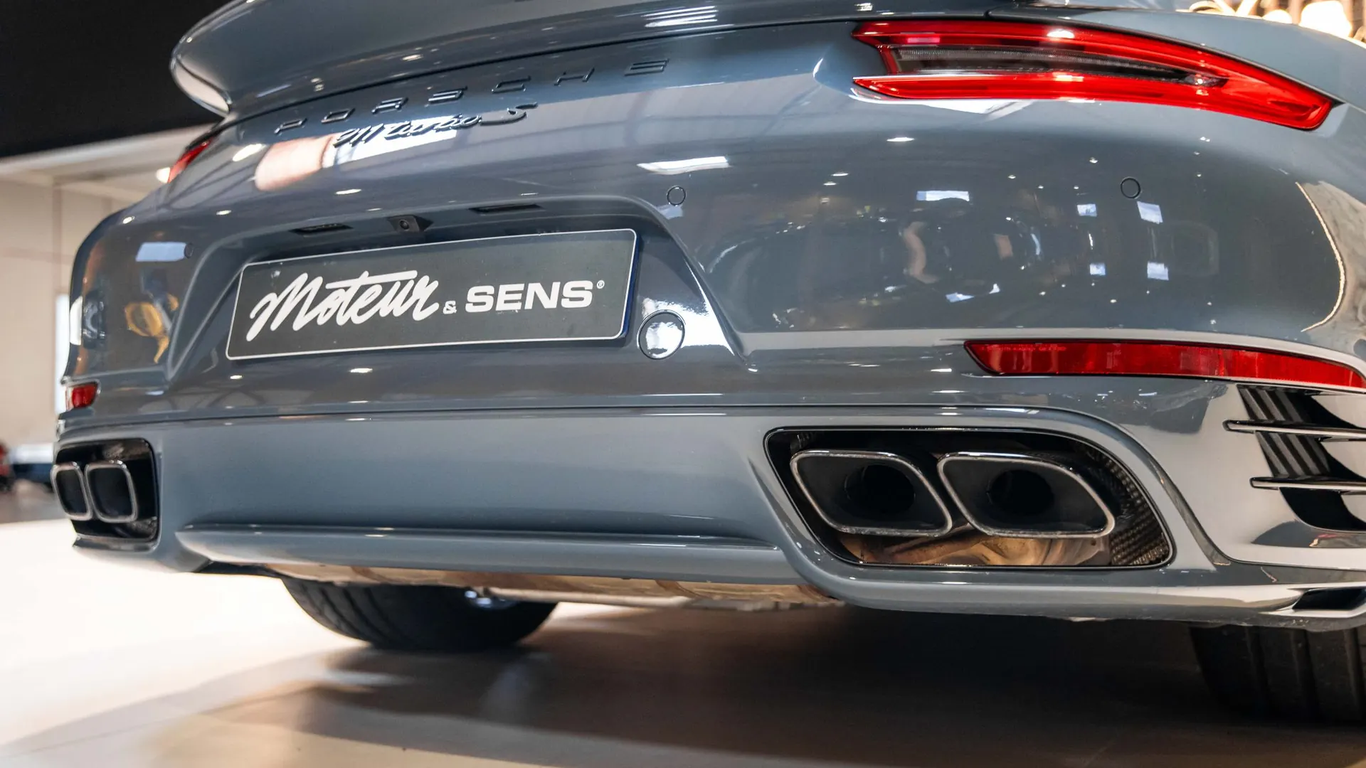Porsche 911 — photo 23